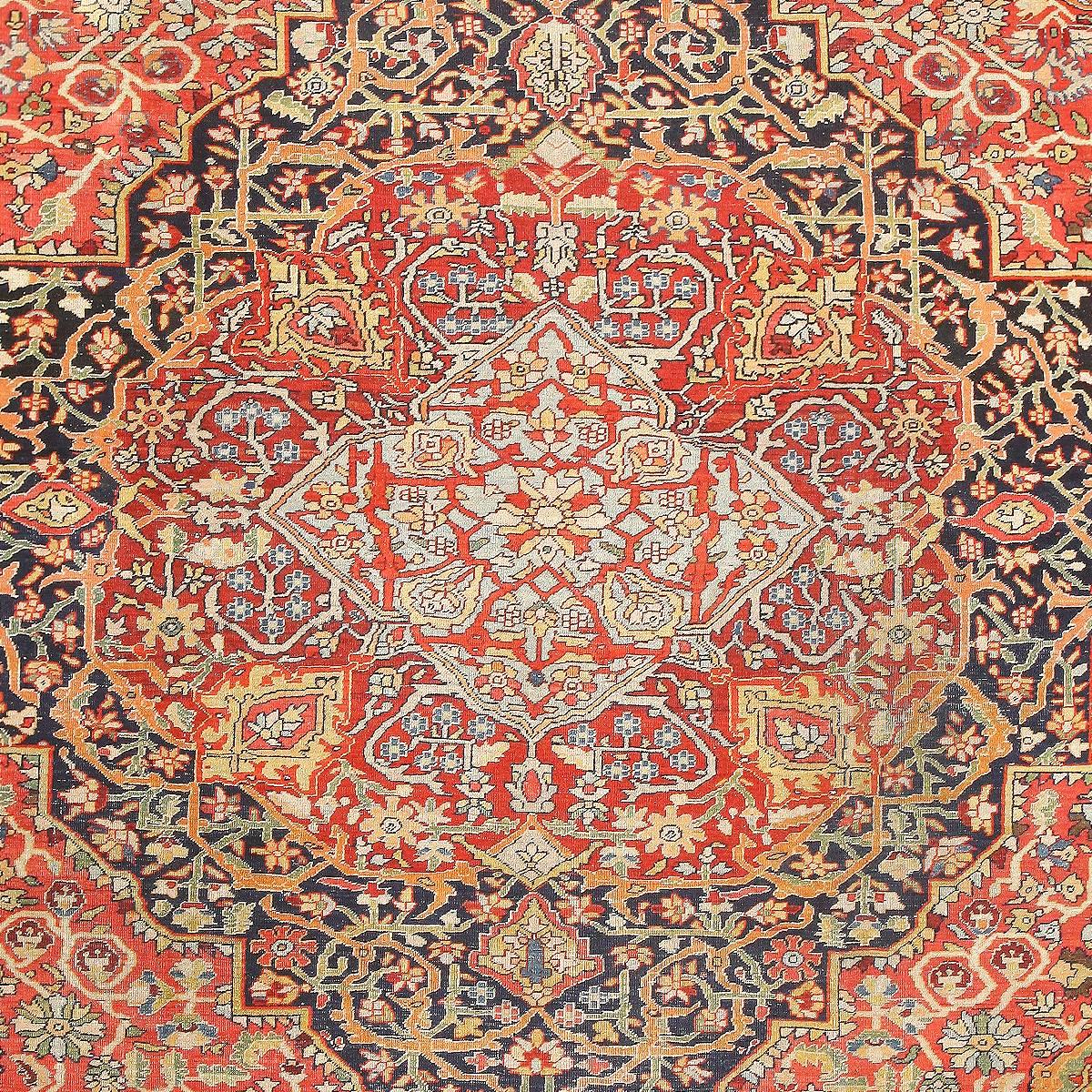 The thickness of the luxurious pile allows Sarouk rugs to withstand the level of foot traffic that would be typical in hallways, common rooms and foyers. The style, quality and durability of Sarouk rugs have made them extremely popular with western