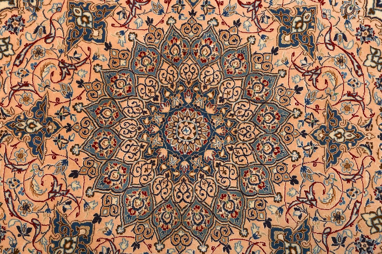 Hand-Knotted Round Vintage Nain Persian Rug