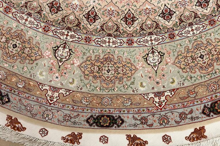 Round Vintage Tabriz Persian Rug For Sale at 1stdibs