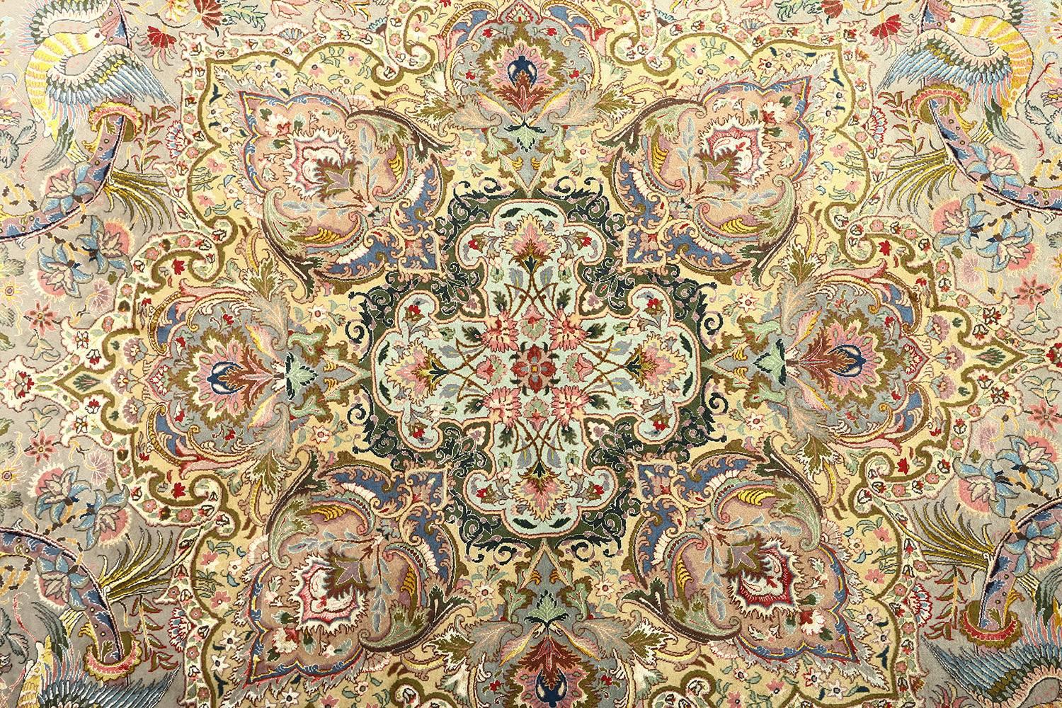 Round Vintage Tabriz Persian Rug In Excellent Condition In New York, NY