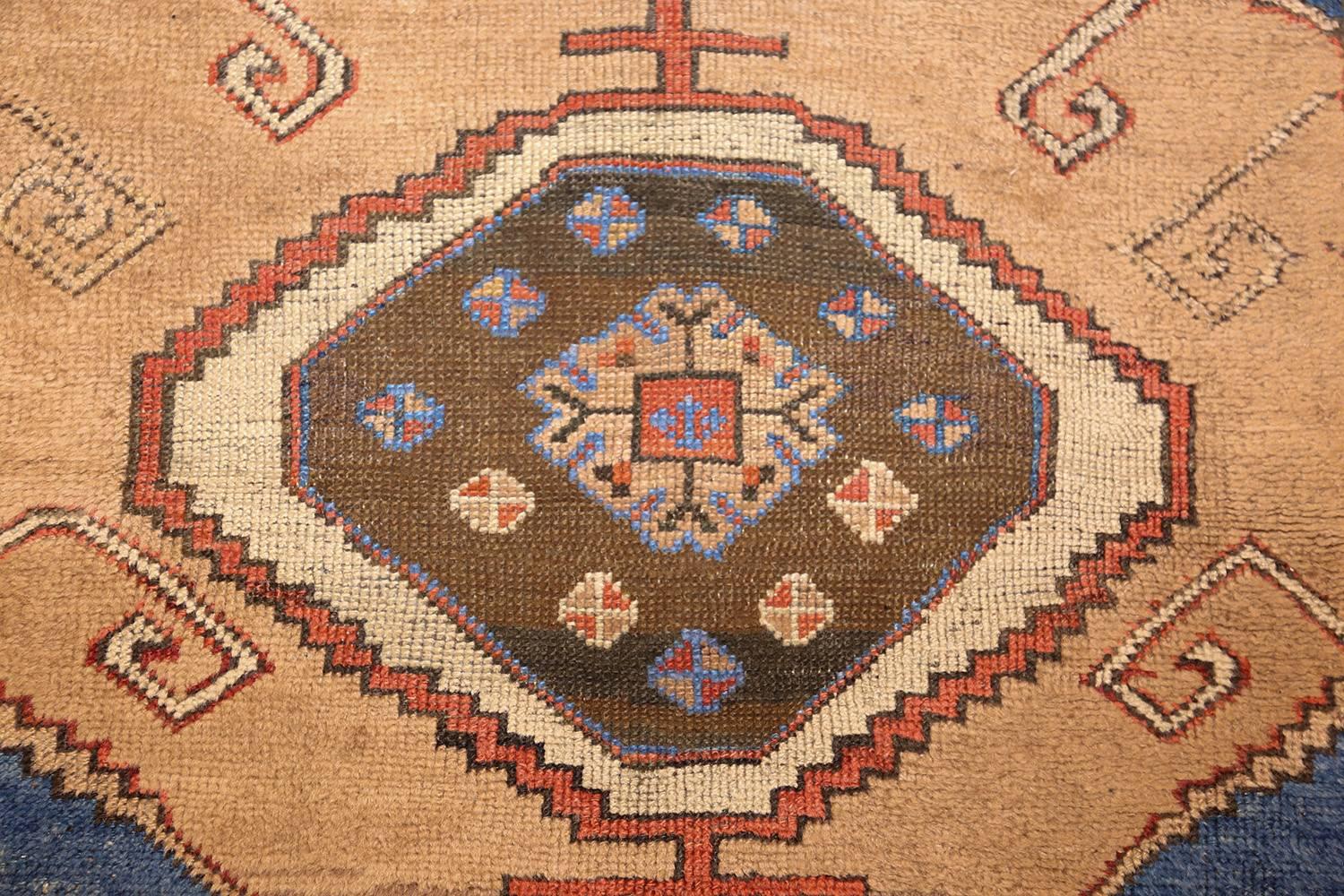 Small Scatter Size Tribal Antique Turkish Karapinar Rug In Good Condition In New York, NY