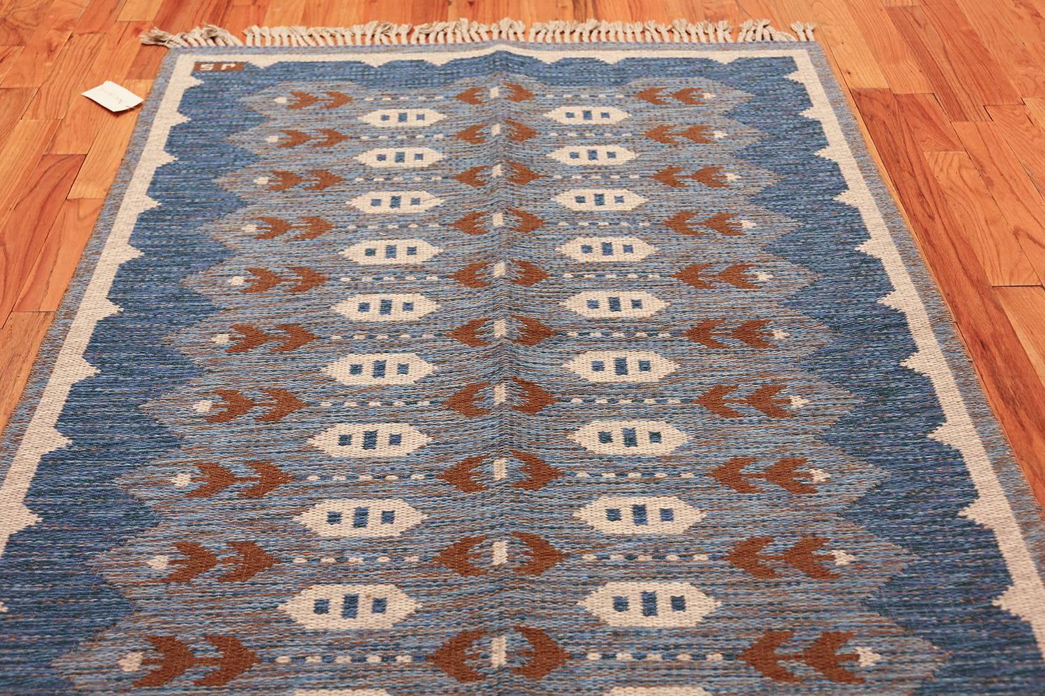20th Century Vintage Swedish Double-Sided Rug. Size: 4 ft 8 in x 6 ft 3 in (1.42 m x 1.9 m)