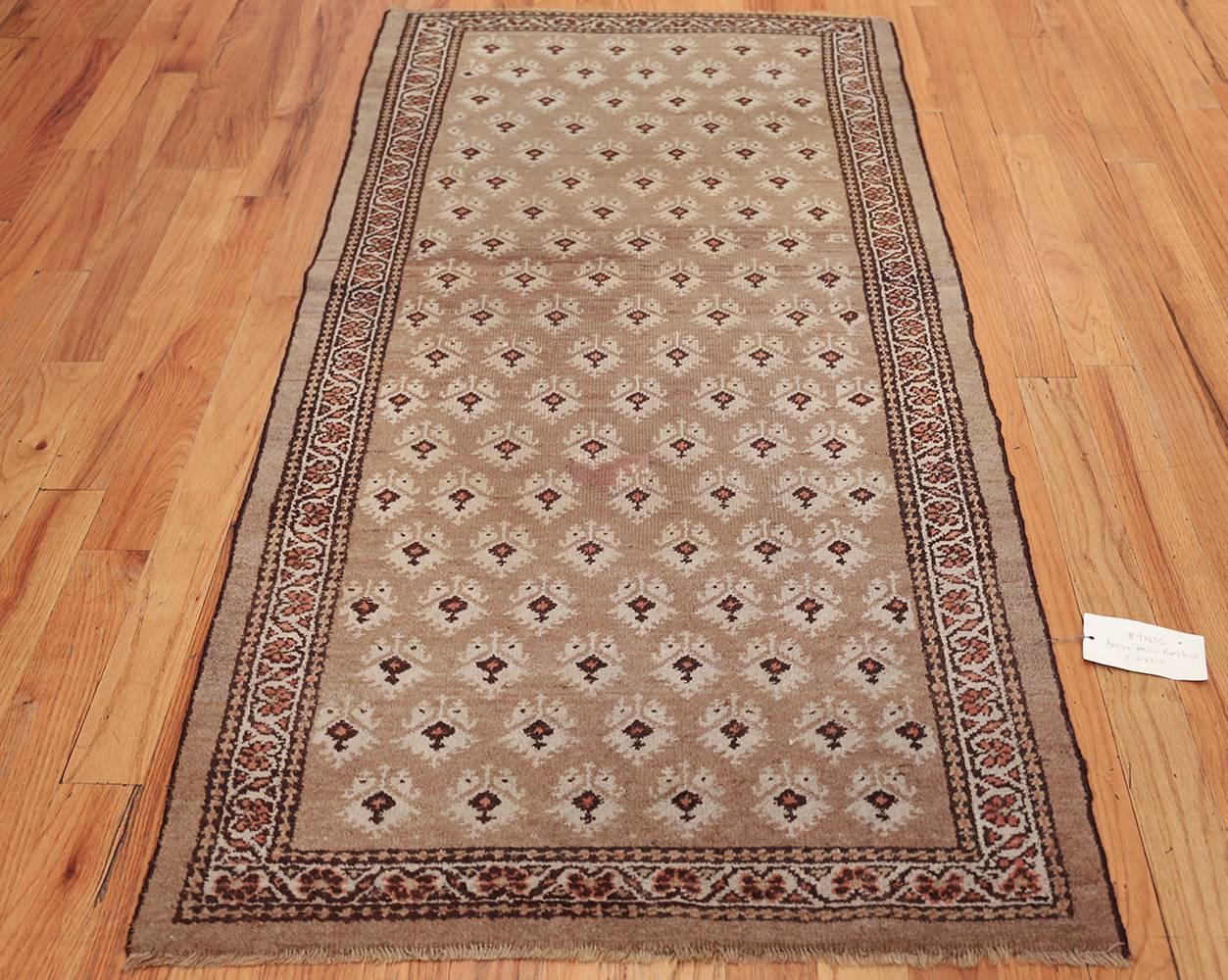 Antique Persian Bakshaish Rug In Good Condition In New York, NY
