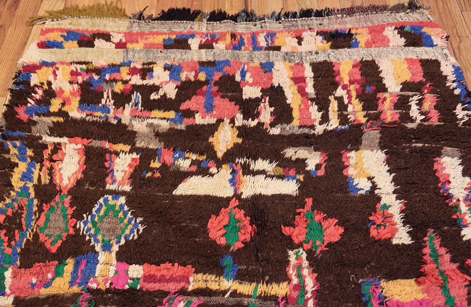 Mid Century Vintage Folk Art Moroccan Rug. Size: 4 ft 9 in x 10 ft 4 in  In Excellent Condition In New York, NY