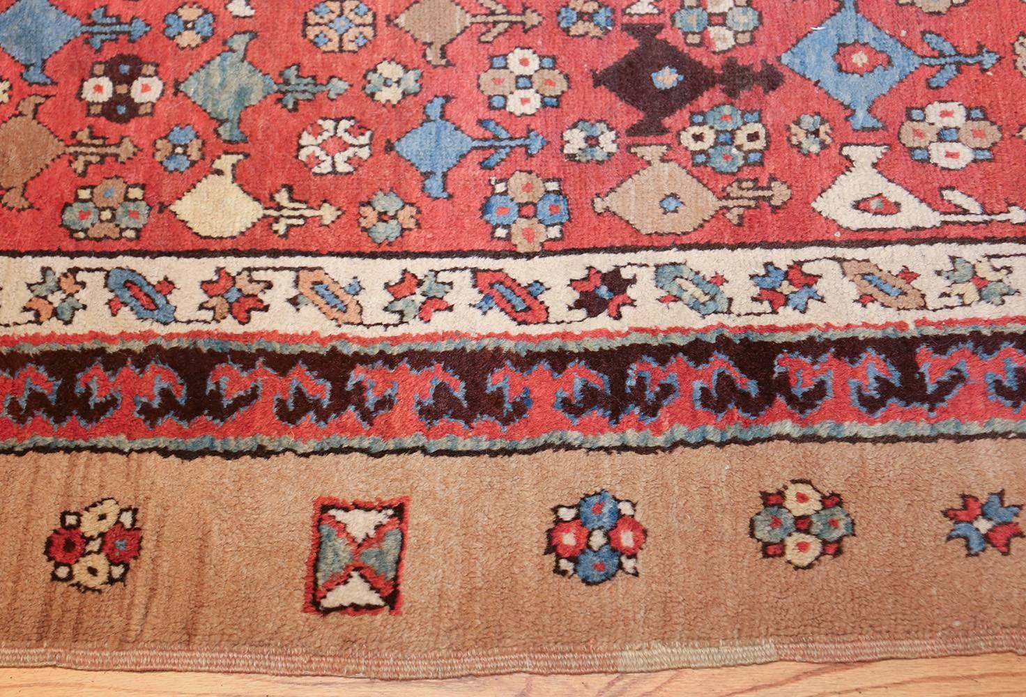 Small Tribal Antique Persian Bakshaish Rug. Size: 3 ft 7 in x 10 ft 2 in  In Excellent Condition In New York, NY