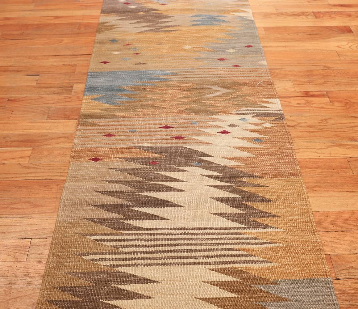 Vintage Swedish Inspired Kilim Runner Rug. Size: 3 ft x 12 ft 5 in In Excellent Condition In New York, NY