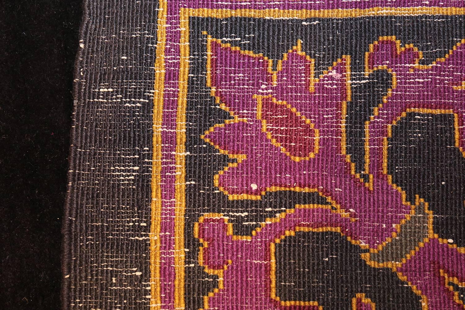 Art Deco Chinese Rug with Dragon Border In Excellent Condition In New York, NY