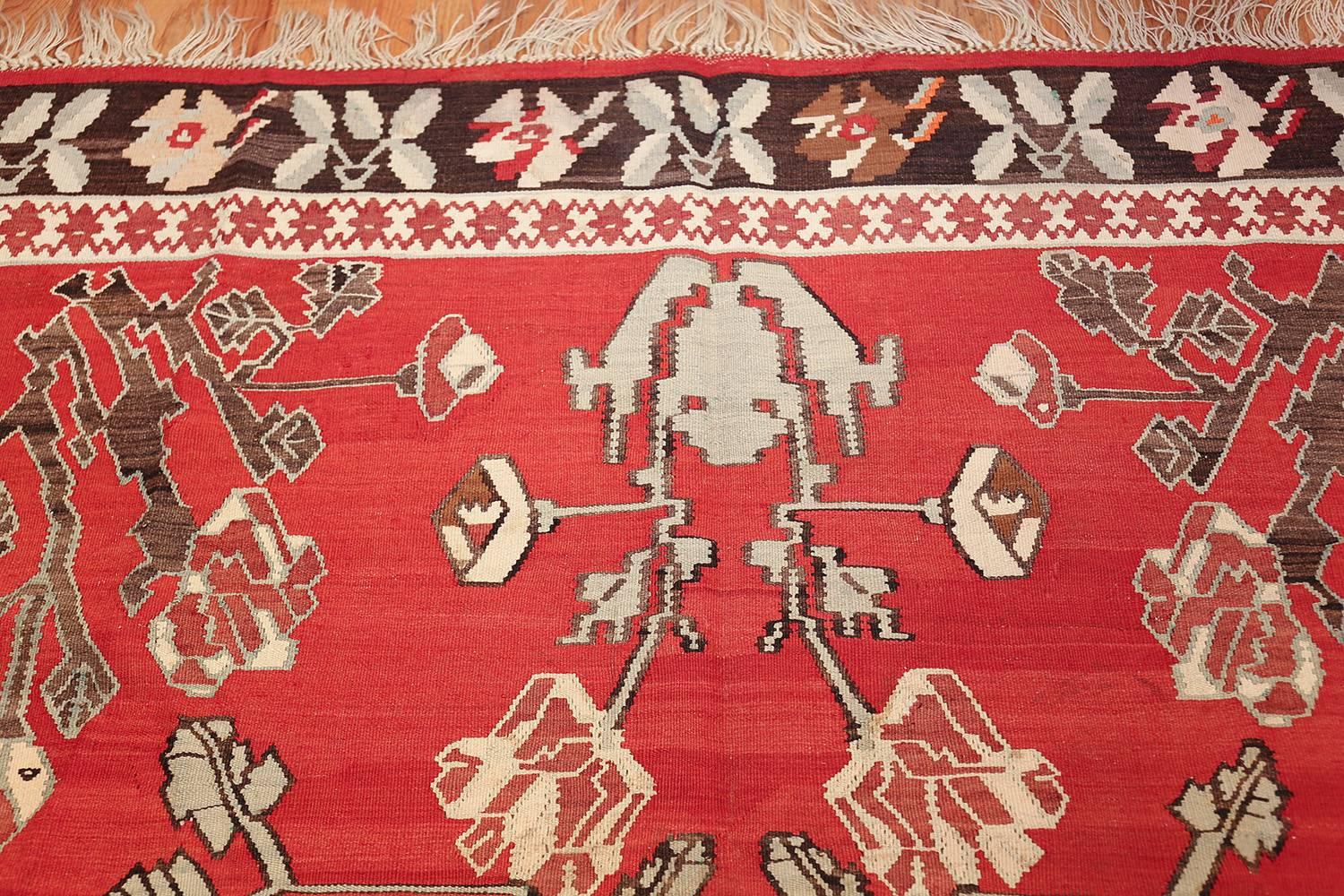 20th Century Vintage Floral Turkish Kilim Rug. Size: 8 ft x 9 ft 3 in (2.44 m x 2.82 m)