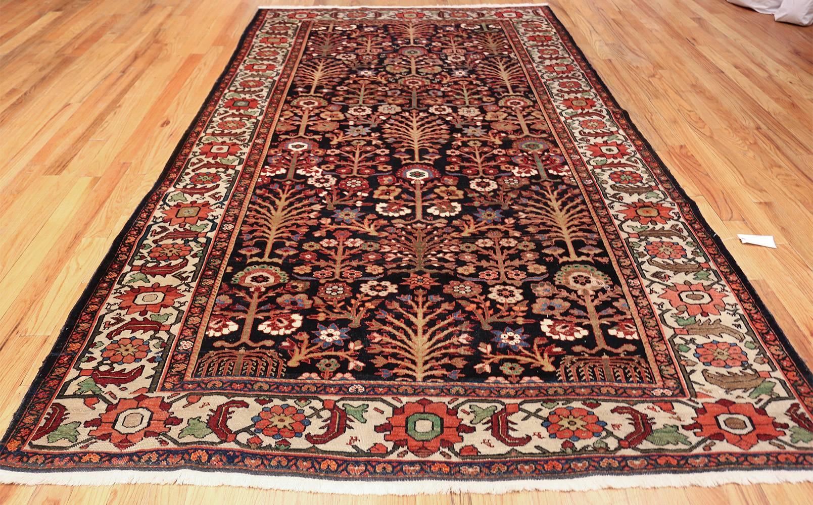 Tree of Life Antique Sarouk Farahan Persian Rug In Excellent Condition In New York, NY