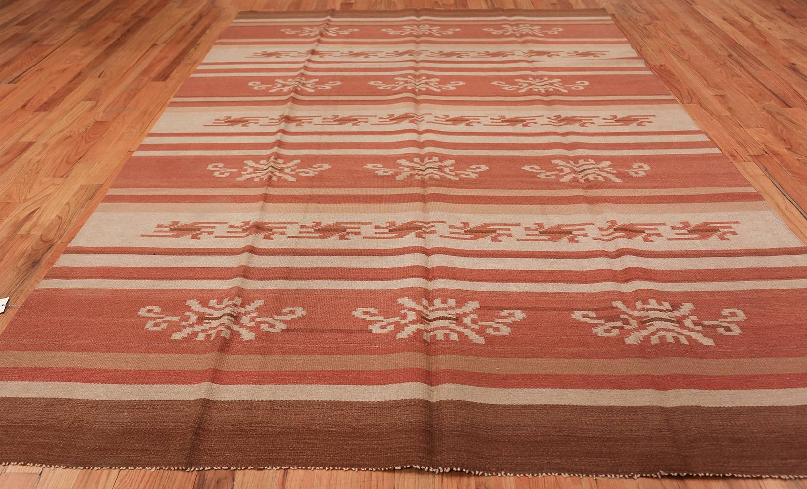 Scandinavian  Vintage Swedish Kilim Rug, Country Of Origin: Sweden, Circa Date: Second Quarter Of The 20th Century – Vintage Swedish kilims are unique because of their elegant simplicity. They often showcase simple designs and straightforward colors