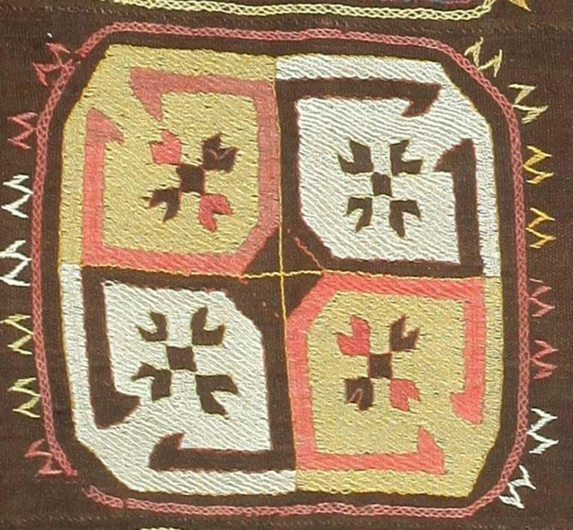 Antike usbekische Stickerei. Größe: 1,22 m x 1,83 m (4 Fuß x 6 Fuß) (Usbekisch) im Angebot