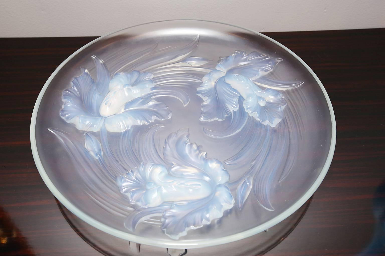 French Verlys France Opalescent Art Deco Platter, circa 1930s