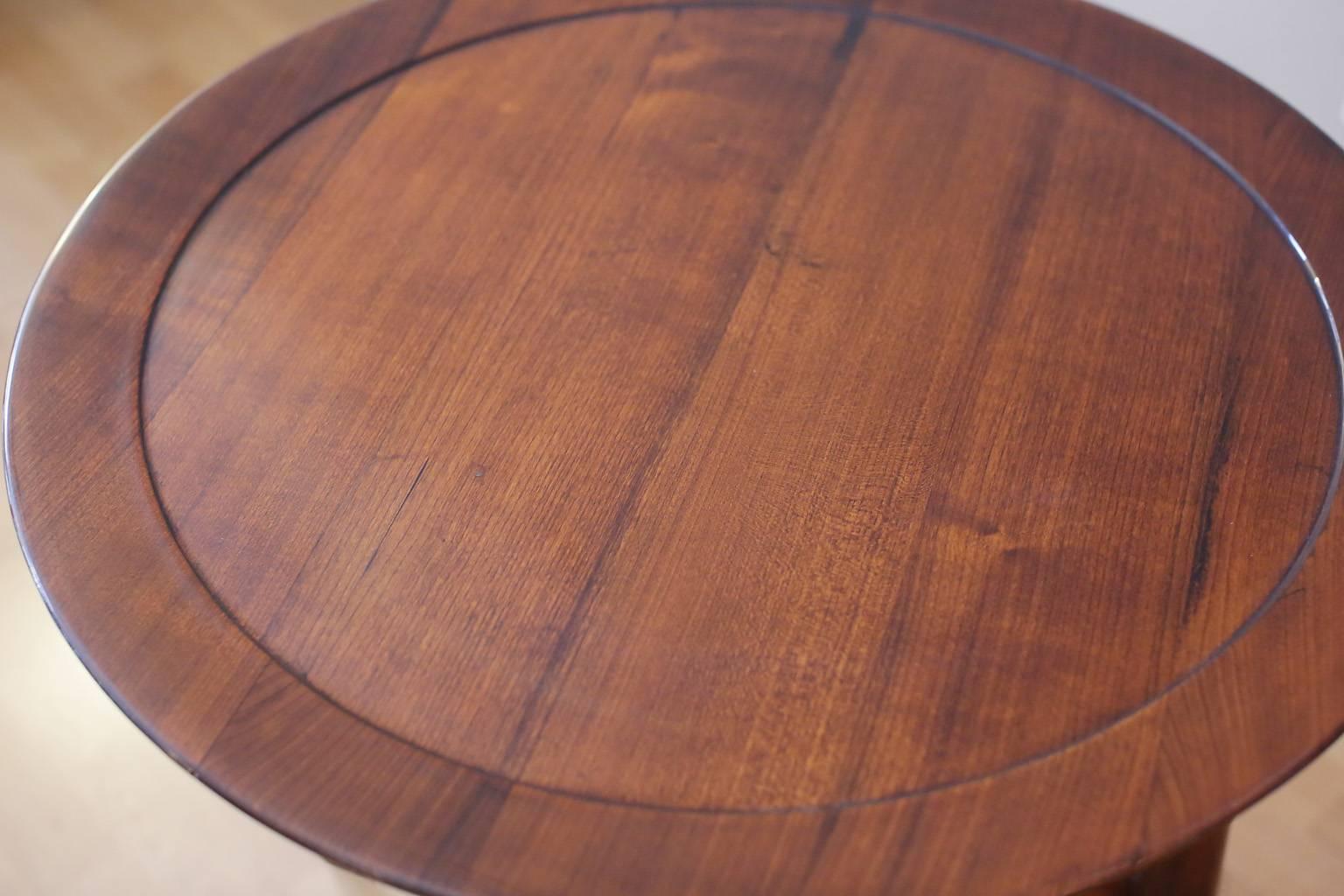 Art Deco chic round side table or gueridon.