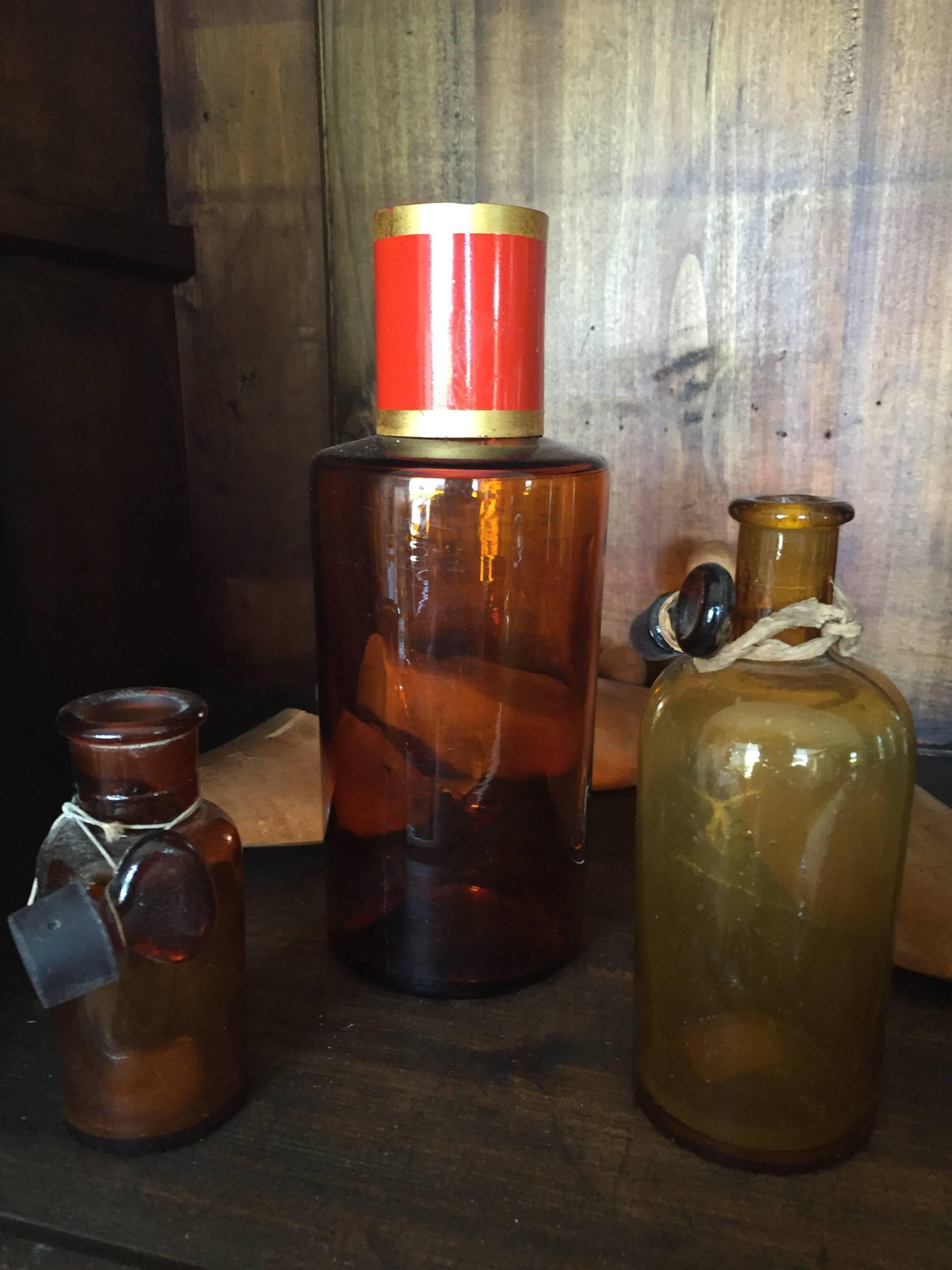 Vintage glass apothecary jars from France, circa 19th century. 

Various sizes available, please inquire. (Each sold separately $50 to $250 each). Vintage condition.