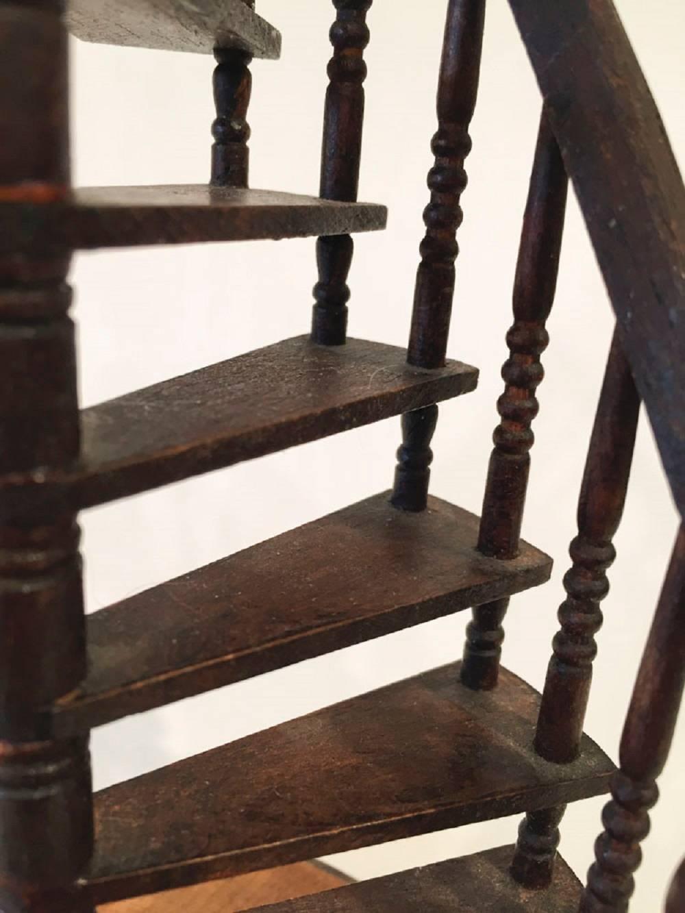 20ième siècle Modèle d'escalier d'ébéniste vintage en vente