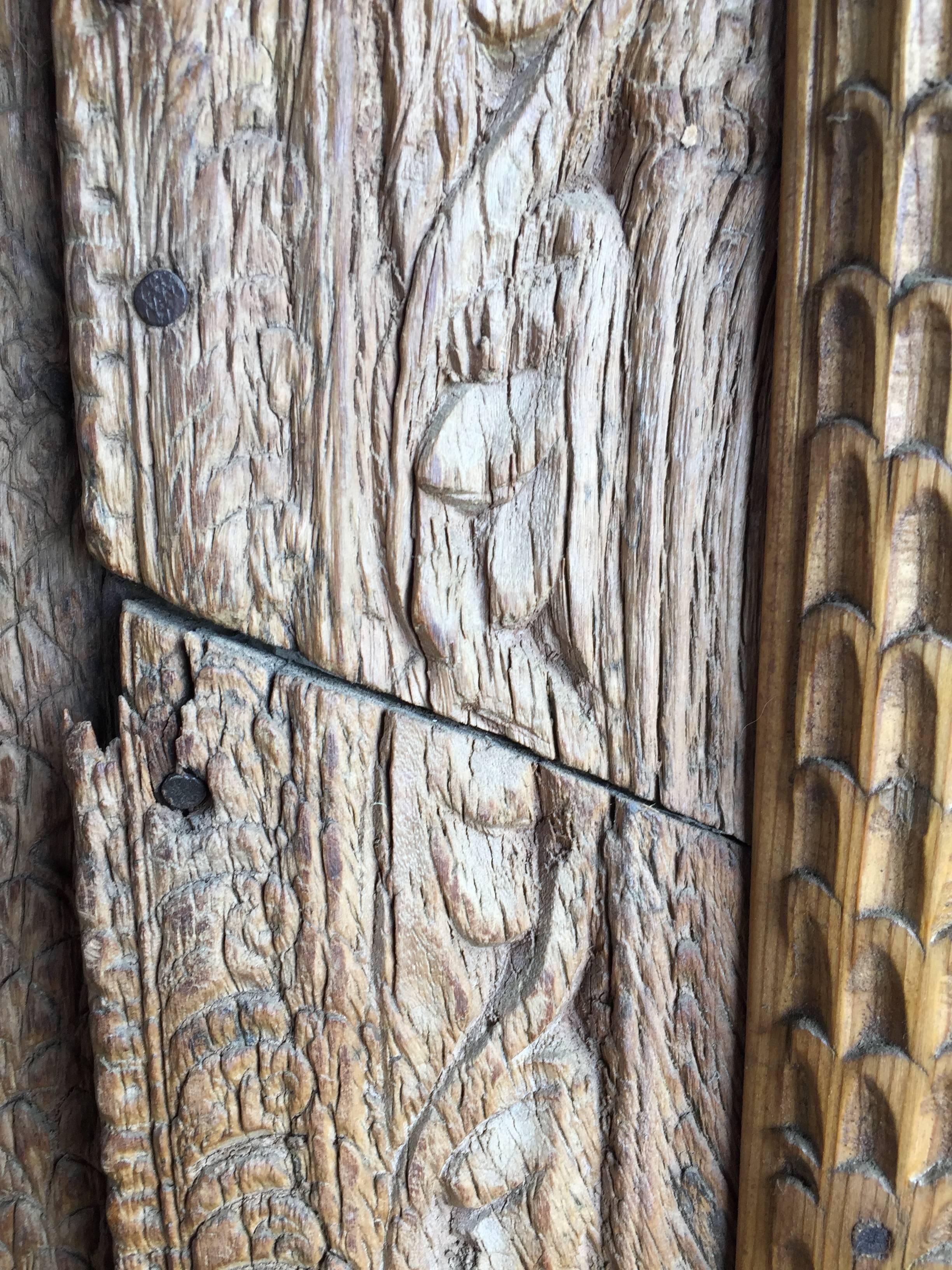 Panneaux de porte vintage en bois sculpté Abîmé - En vente à Napa, CA