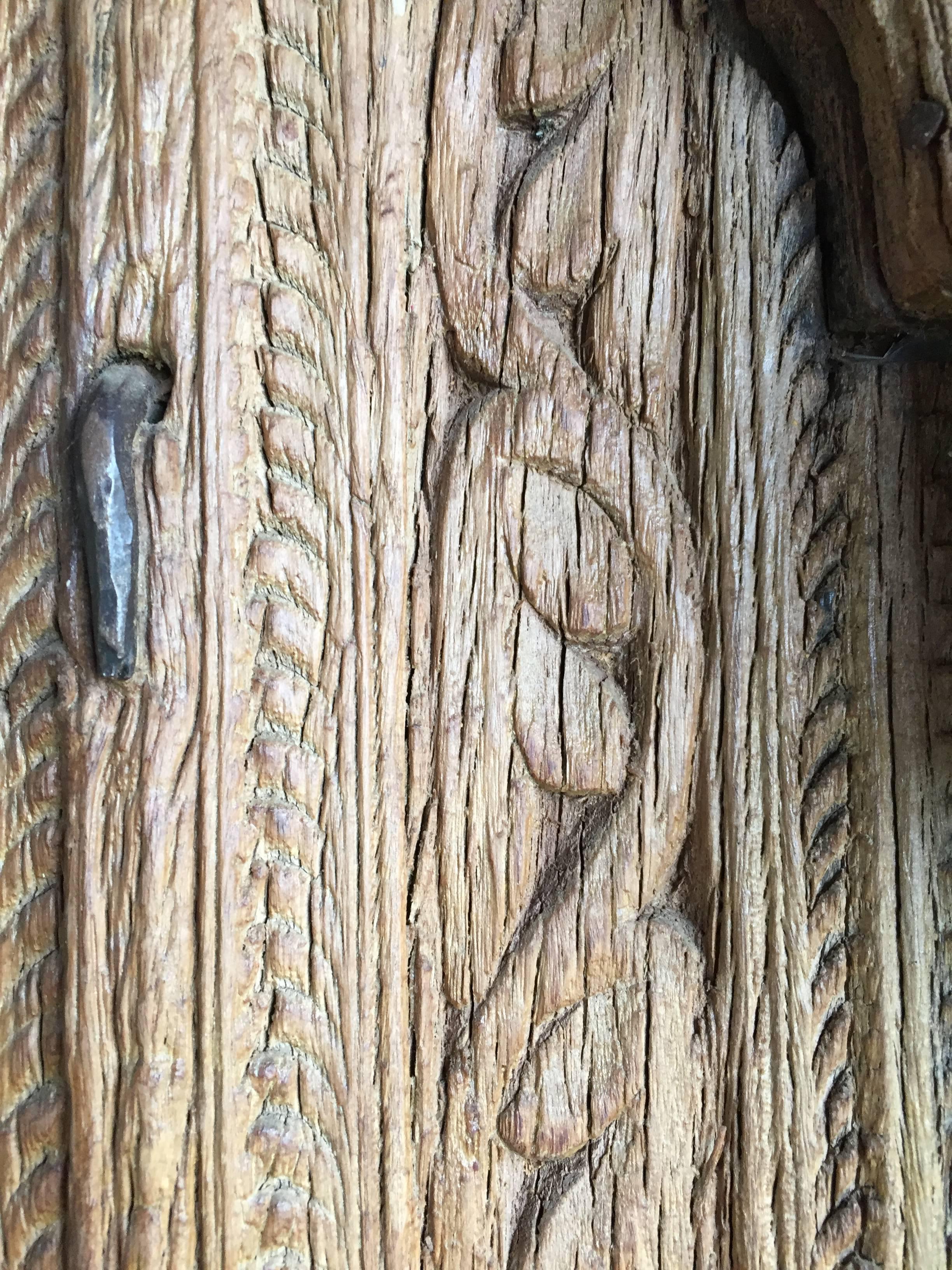 Bois Panneaux de porte vintage en bois sculpté en vente