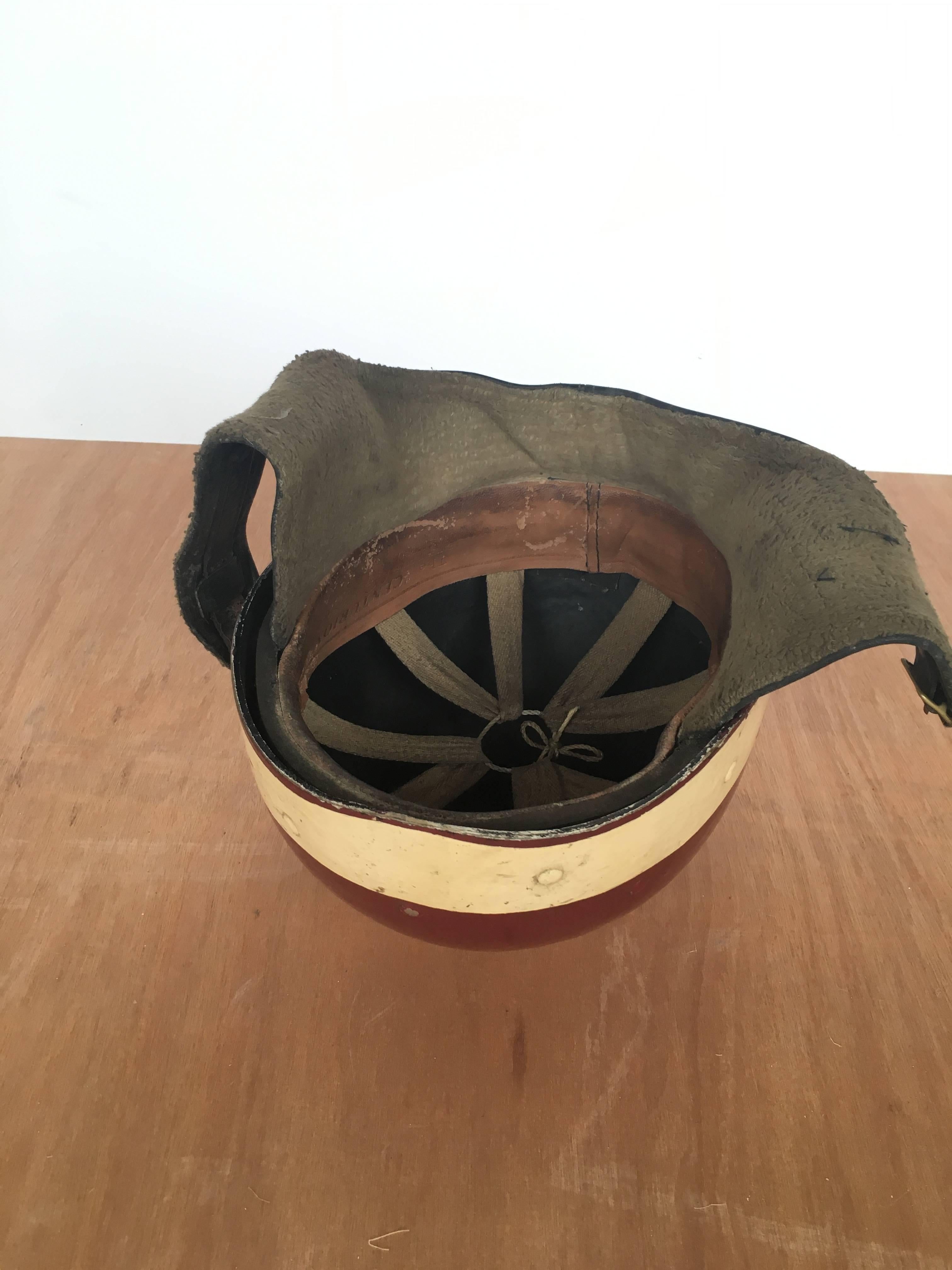 Chapeau d'équitation vintage bourgogne Bon état - En vente à Napa, CA