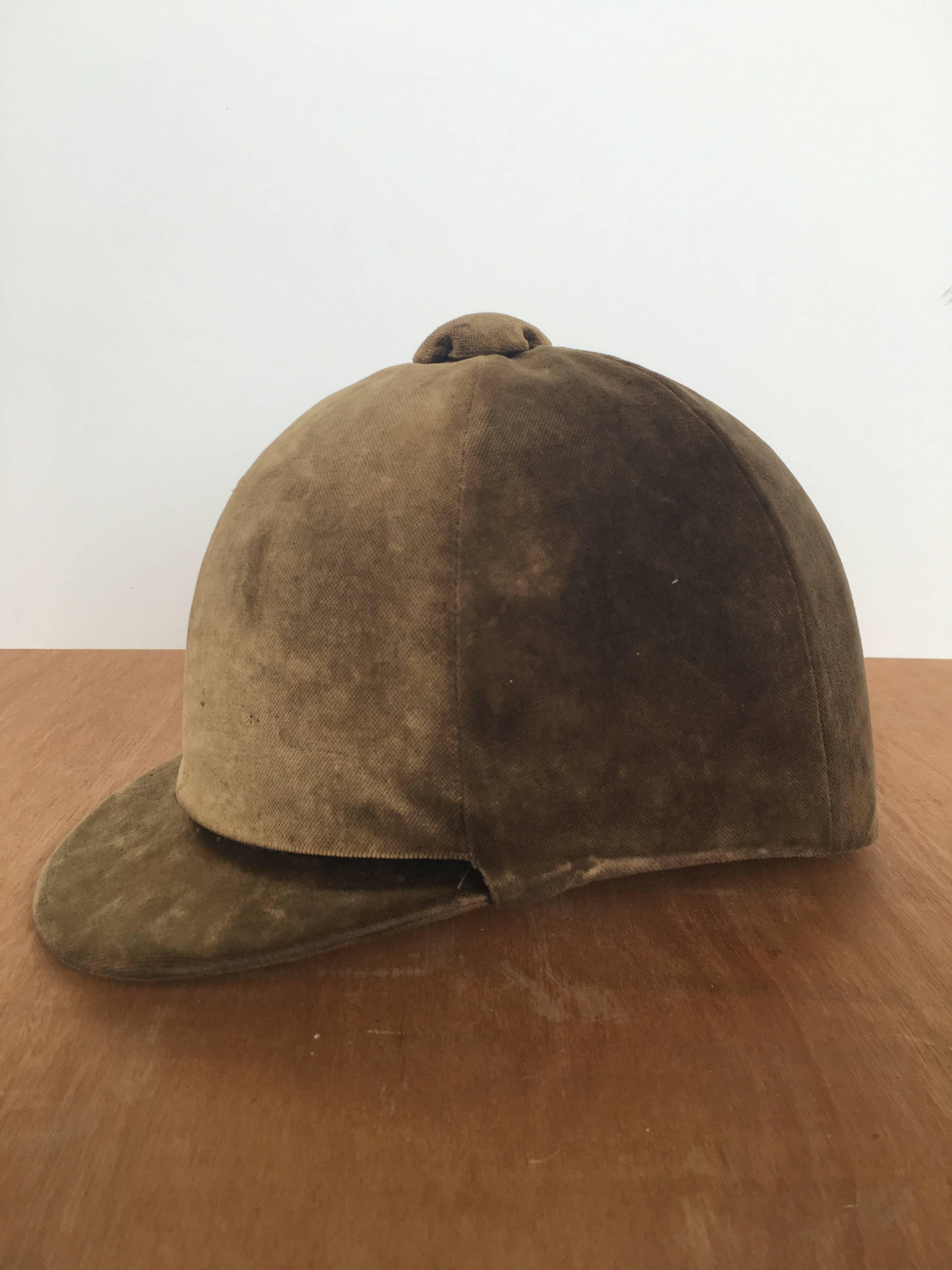 Vintage Taupe Velveteen Riding Hat In Excellent Condition In Napa, CA