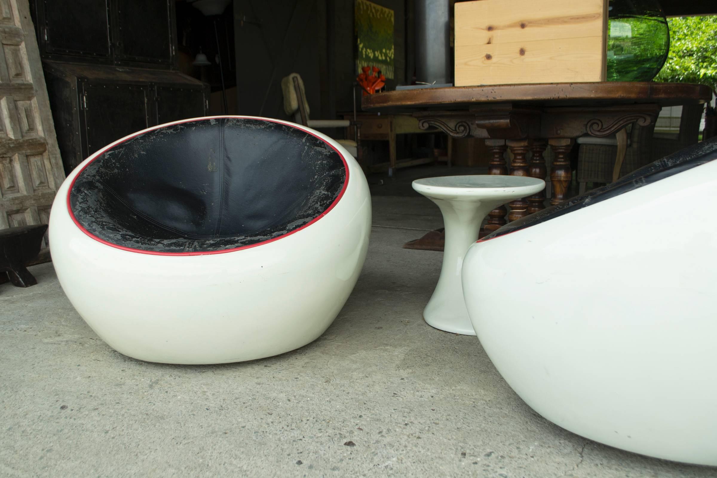 vintage egg pod chair