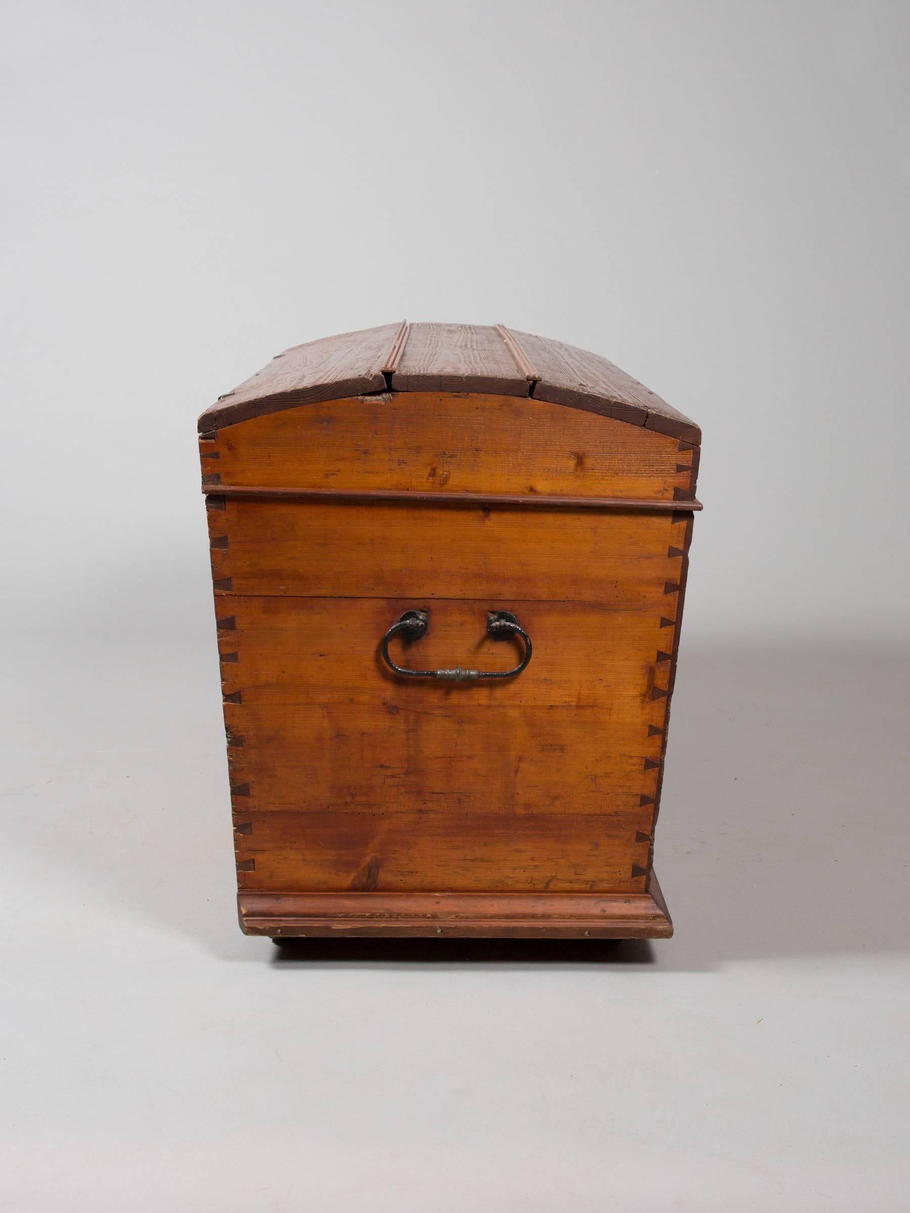 blanket chest antique