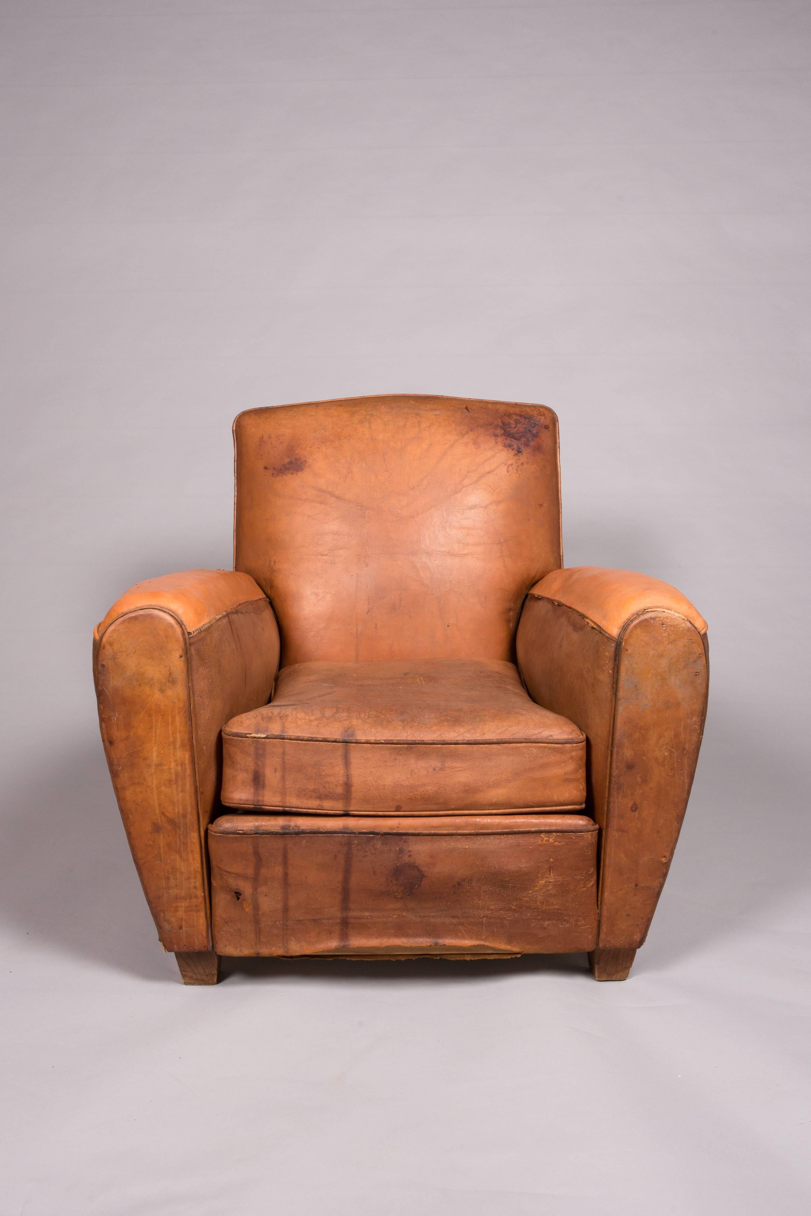 The beat up leather chair never goes out of style! Un-replicable patina and aging. This one of a kind chair is perfect for your home office or movie set. One of a kind!
16" seat height. 23.5" seat depth. 20.5" seat width. 23" arm