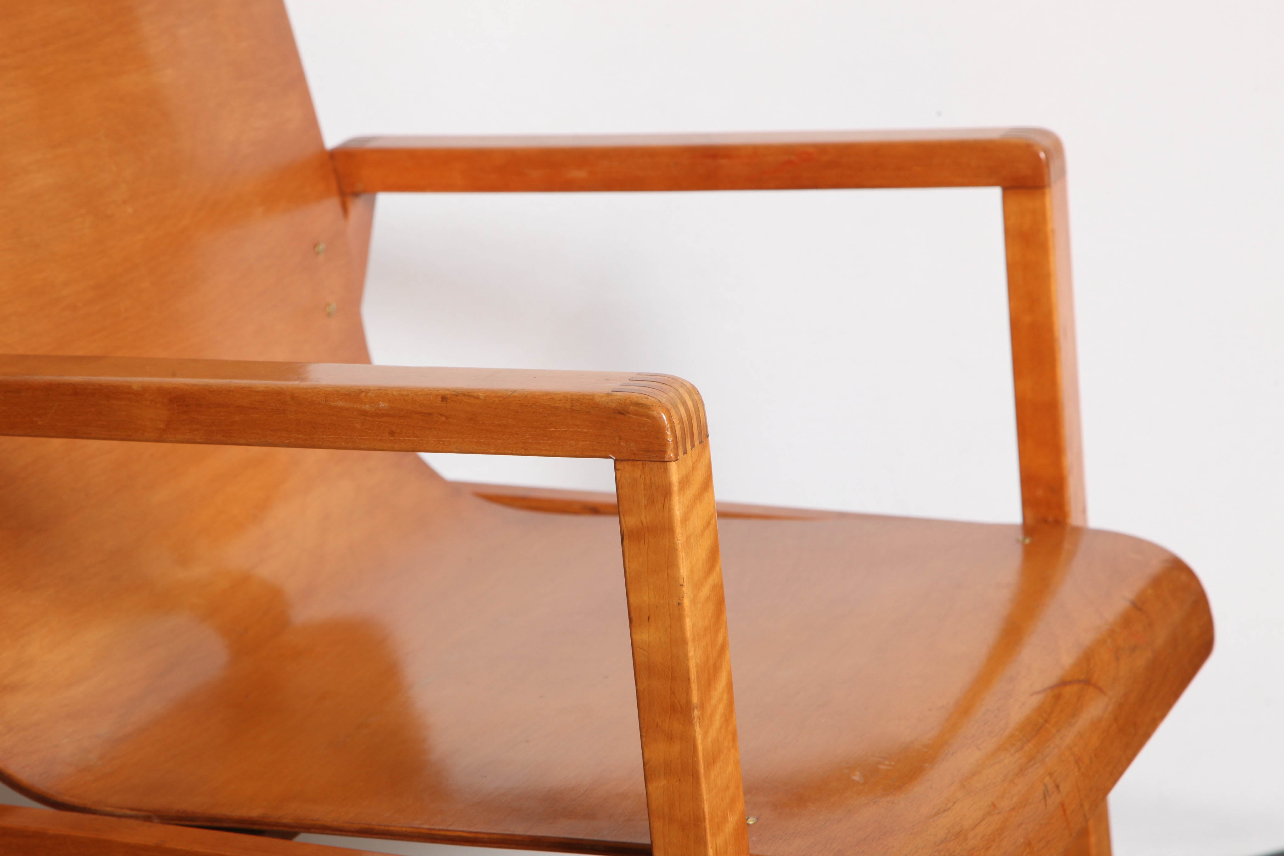 Mid-20th Century Alvar Aalto Hallway Chair 403 and Table 