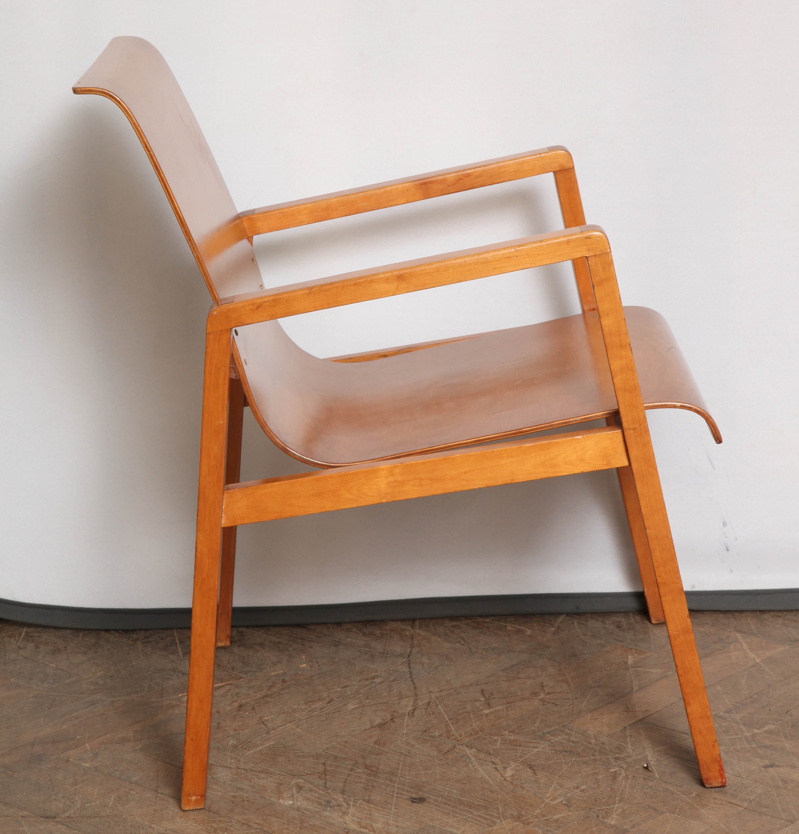 Birch Alvar Aalto Hallway Chair 403 and Table 