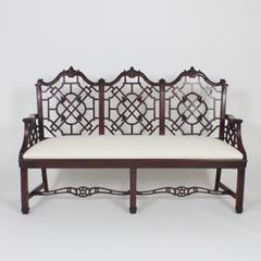 Ancienne banquette anglaise de style Chippendale chinois