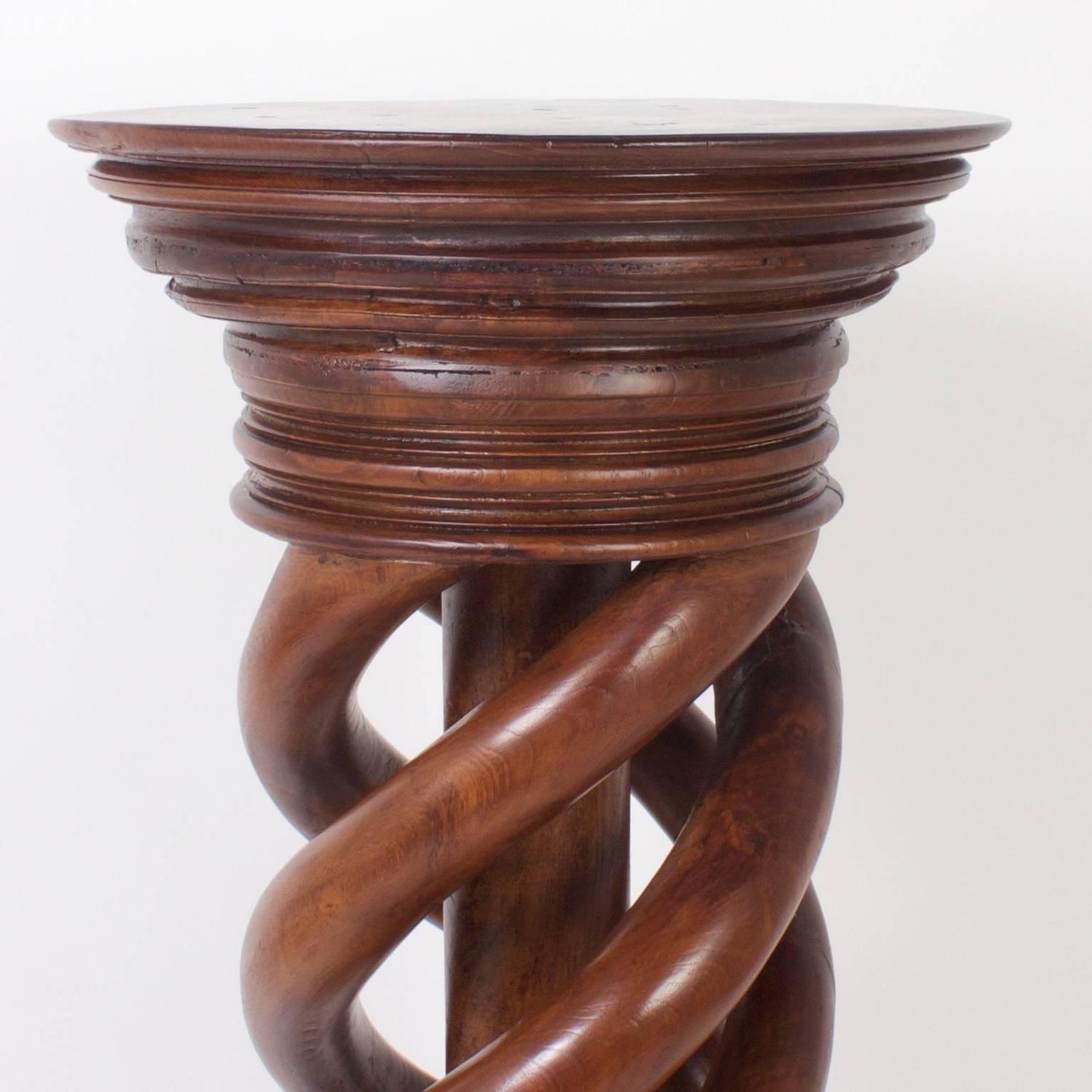 Antique 19th Century Large Spiral Carved Mahogany Pedestal For Sale at 1stdibs