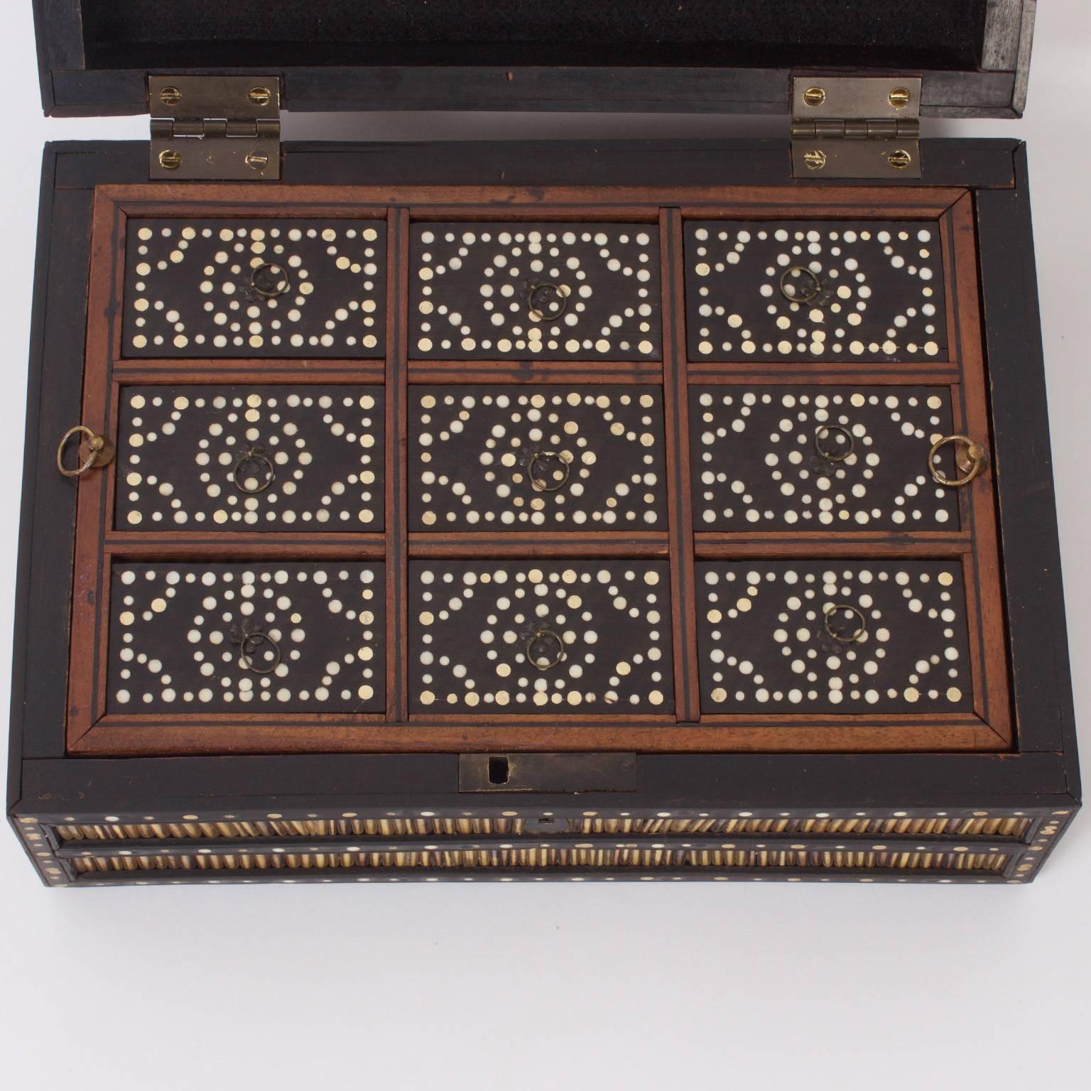 Antique Porcupine Quill Box In Excellent Condition In Palm Beach, FL