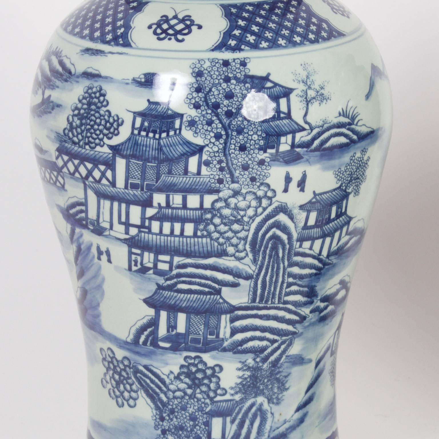 Traditional Chinese Export Style Porcelain Lidded Jars 1