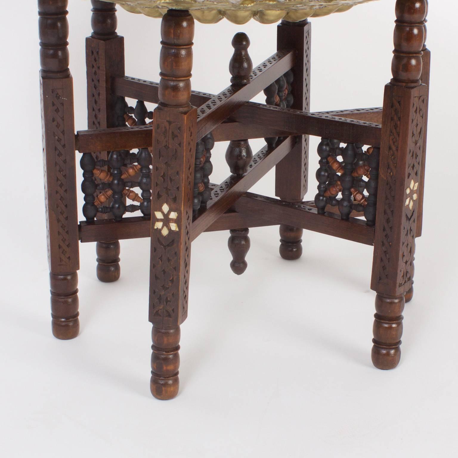 Colonial britannique Plateau ou table basse marocaine en vente