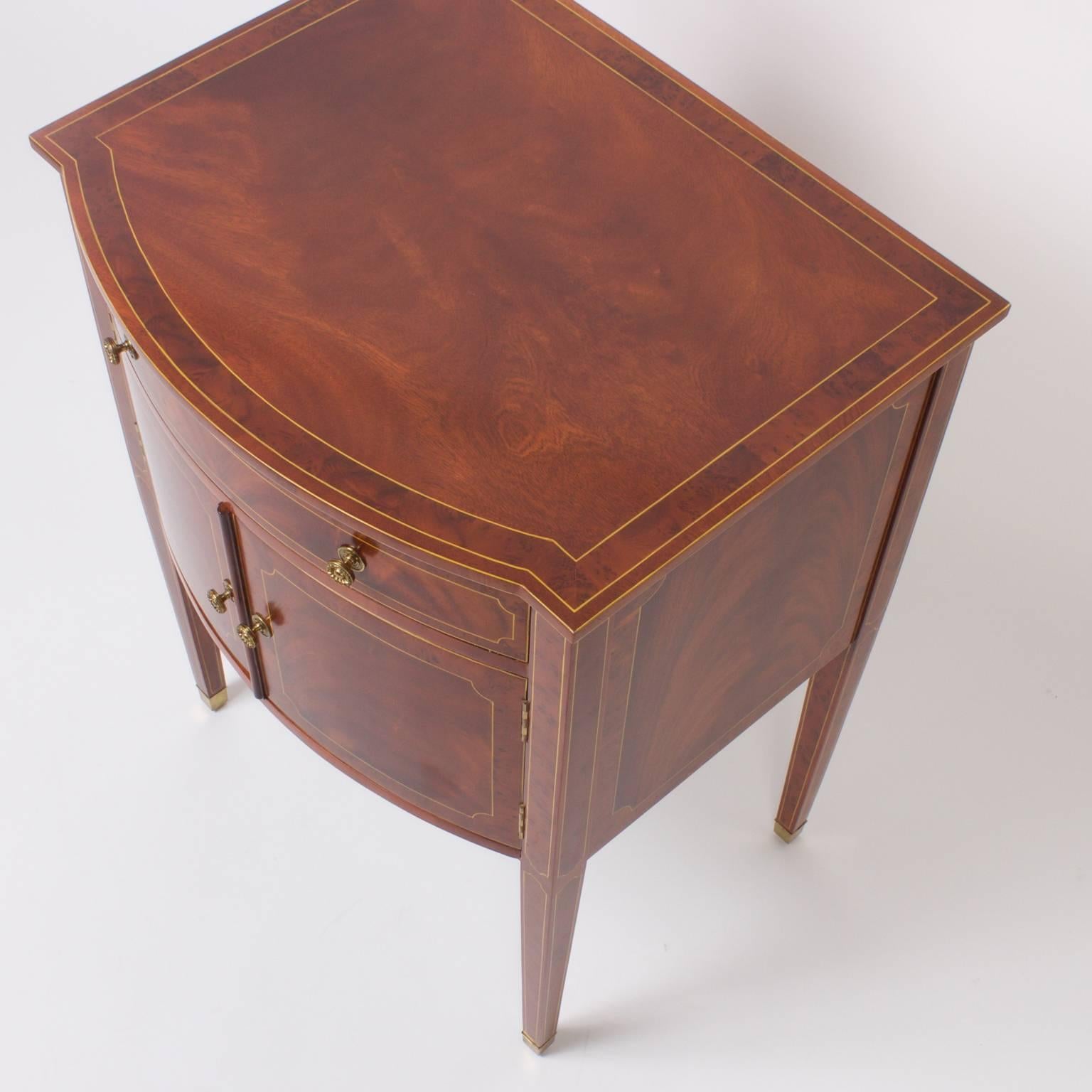 American Elegant Pair of Maitland-Smith Bow Front Mahogany Nightstands