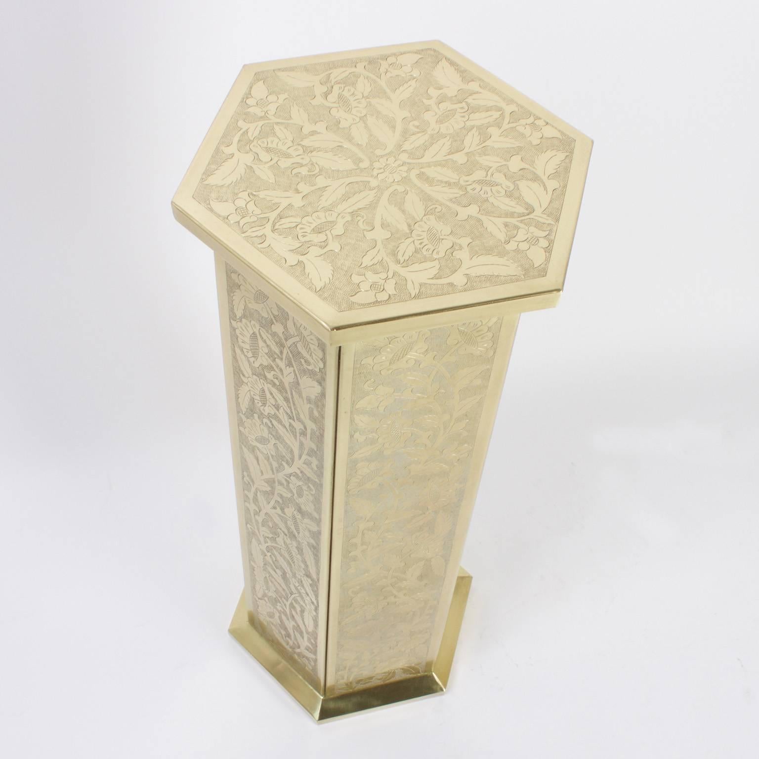 Anglo Indian or Moorish Pair of Brass Pedestals In Good Condition For Sale In Palm Beach, FL