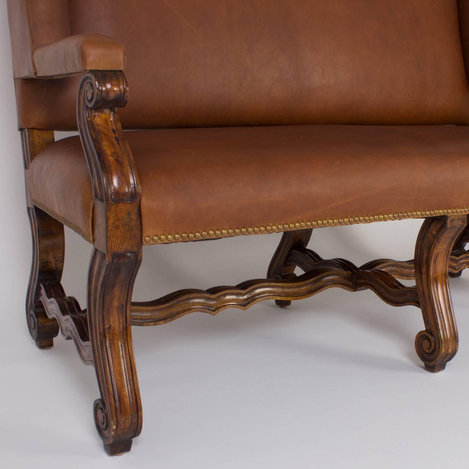 Handsome Ralph Lauren Style Brown Leather Settee In Excellent Condition In Palm Beach, FL