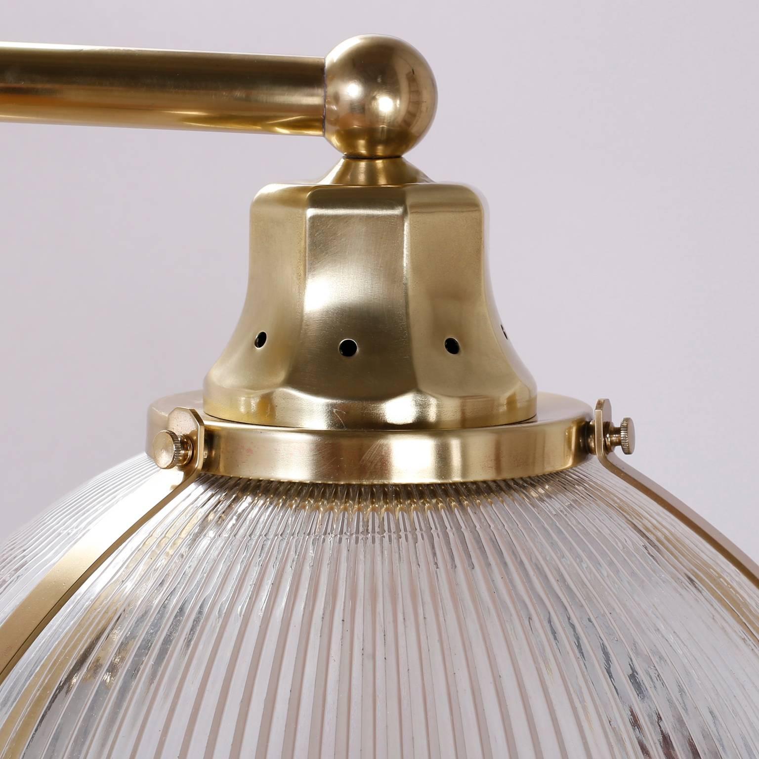 Colonial britannique Lustre ou lampe suspendue à double dôme The Moderns Moderns en vente