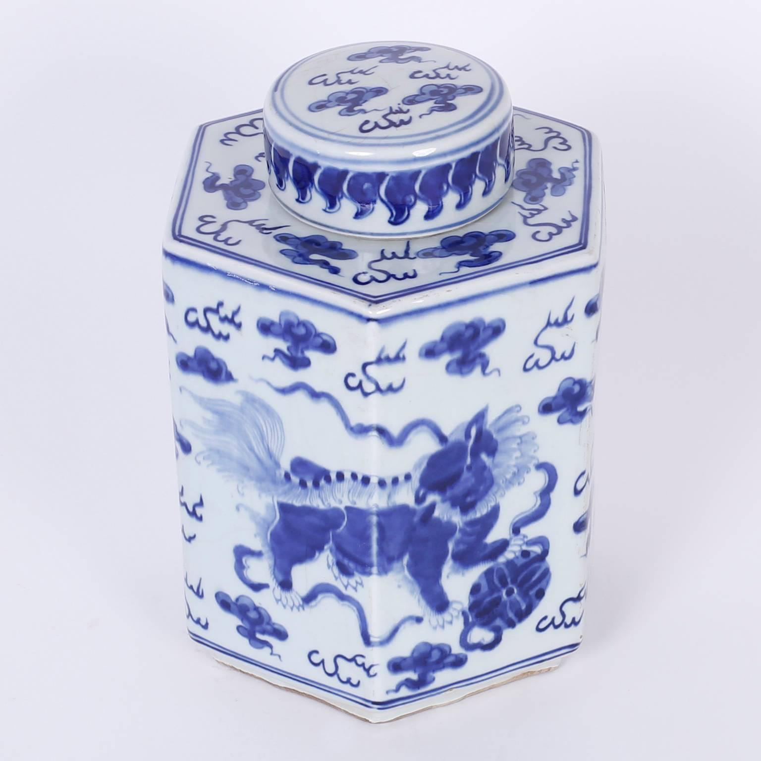 20th Century Pair of Chinese Export Style Blue and White Porcelain Tea Leaf Jars