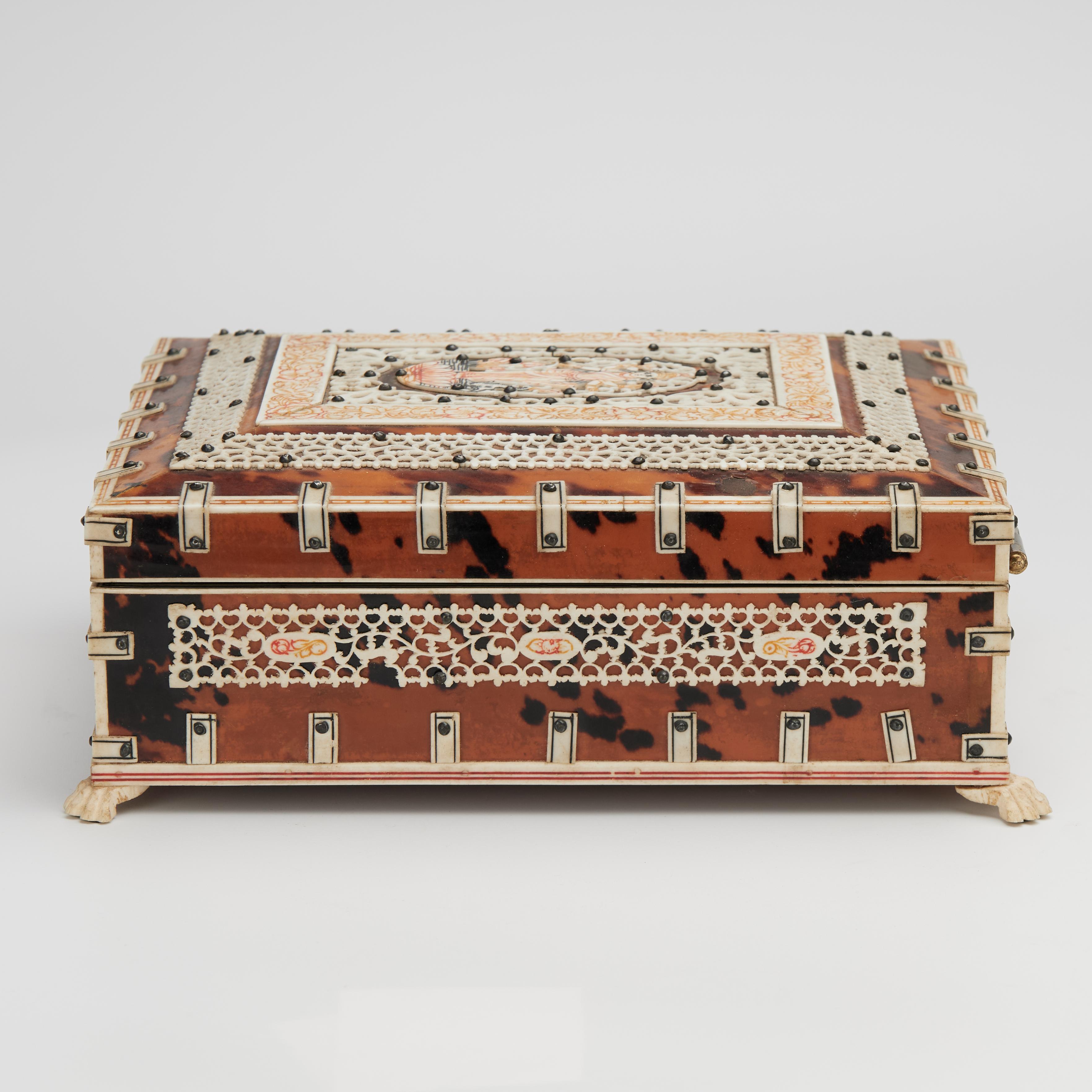 Antike anglo-indische Schachtel aus Schildpatt und Knochen (Britisch Kolonial) im Angebot
