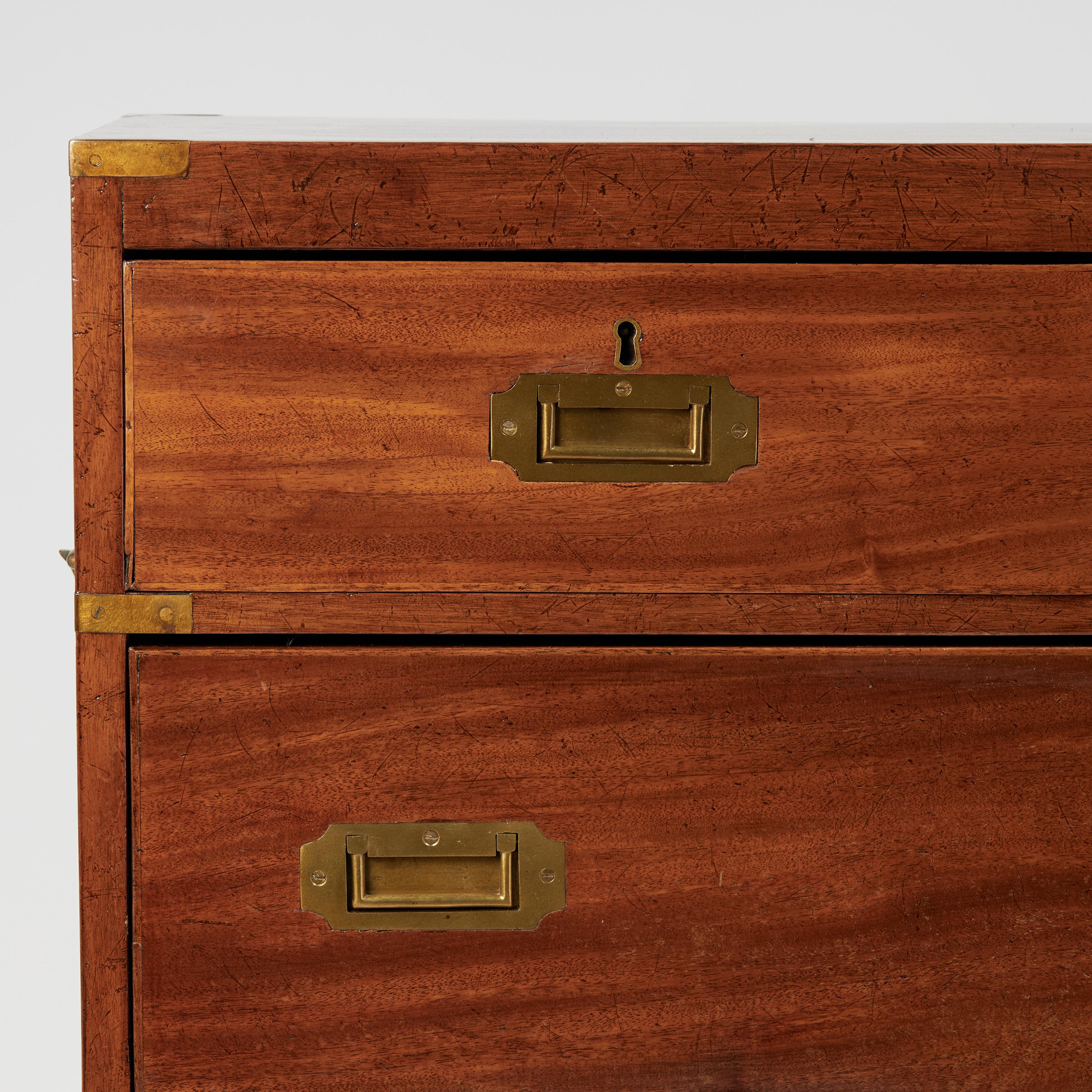 Colonial britannique Ancienne commode de campagne anglaise en vente