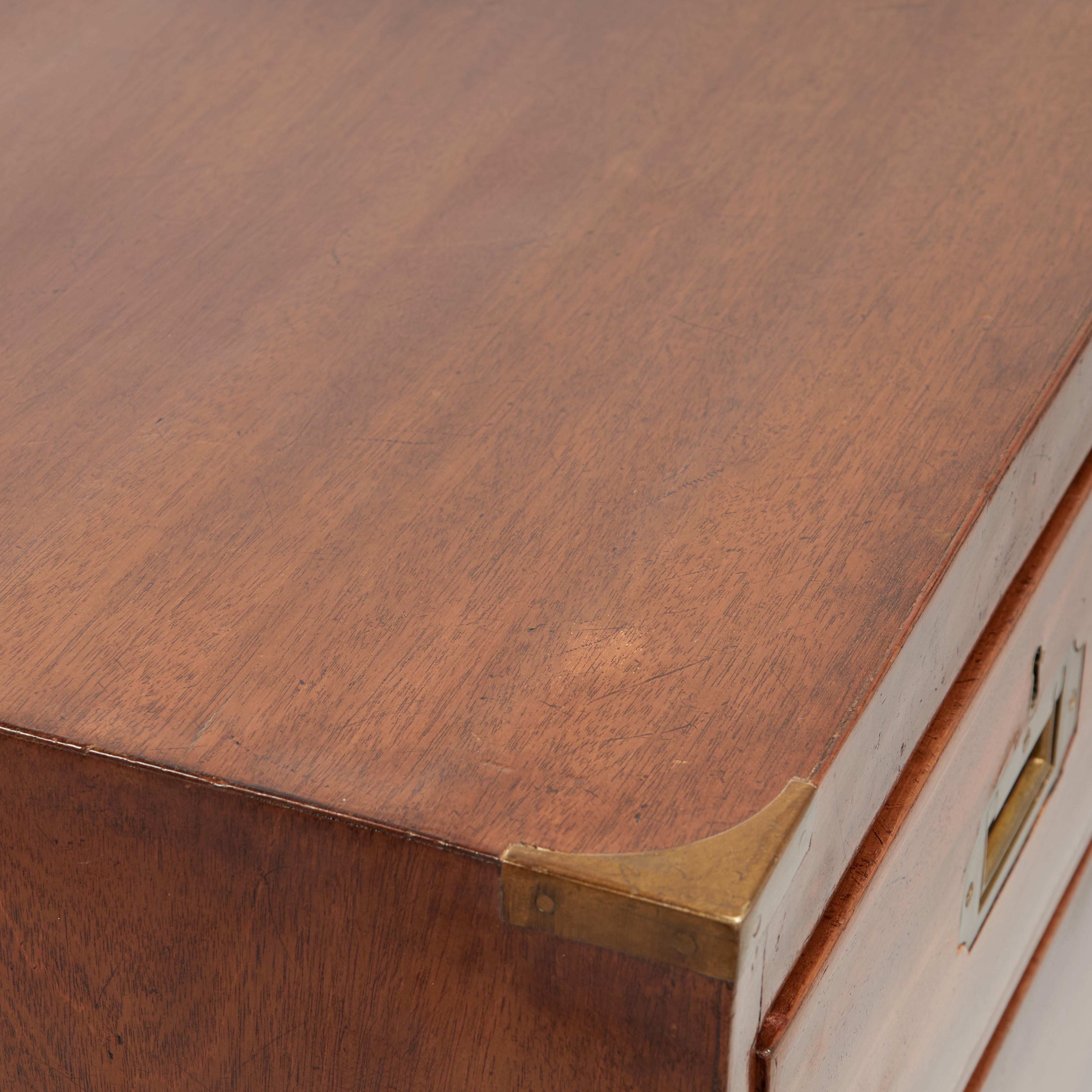 Ancienne commode de campagne anglaise en vente 3