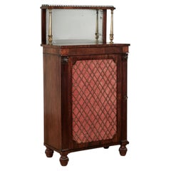 Chiffonnière ou commode ancienne de style Régence anglaise en bois de rose