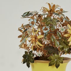 Composito floreale vintage italiano in ottone smaltato
