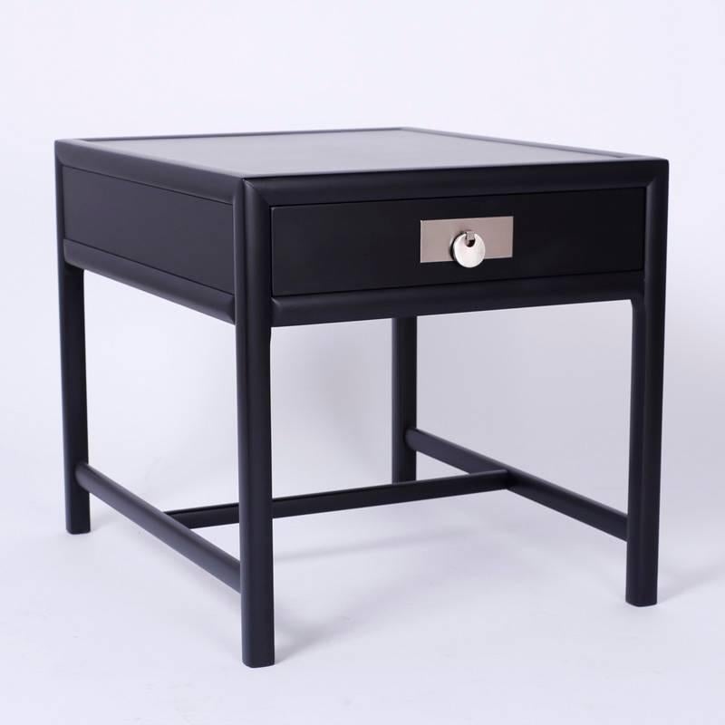 Mid-Century Modern Paire de tables Baker de style asiatique moderne du milieu du siècle dernier en vente