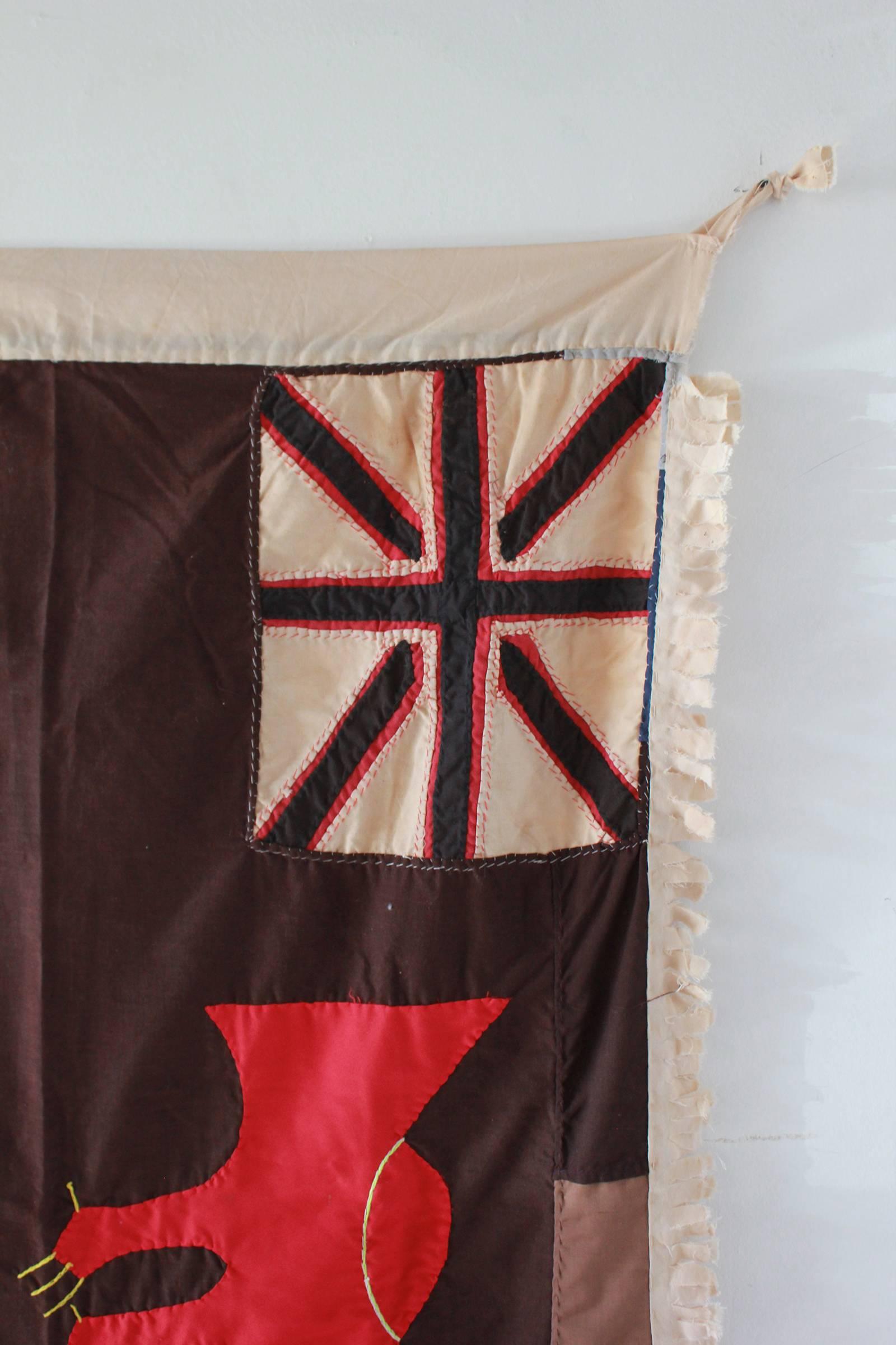 Fante flags represent the merger of two cultural traditions, the Akan tradition of combining proverbs with visual imagery, and the European heraldic tradition, which used flags and banners displaying royal arms in regimental colors.