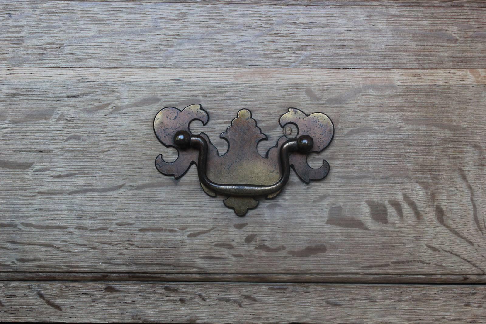 Queen Anne Style Burled Wood Three-Drawer Dresser 3