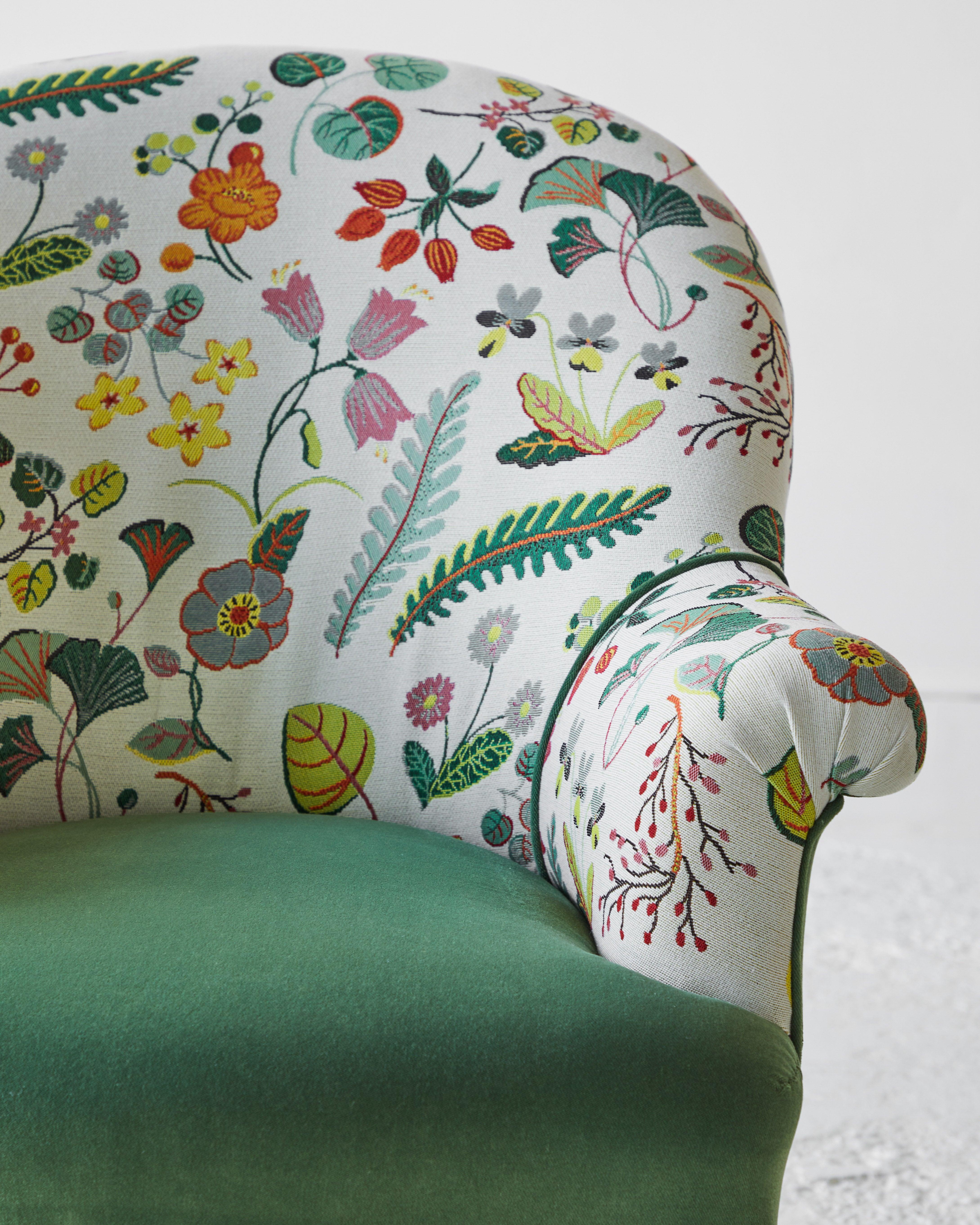 French Curved Armchair with Floral Fabric 7