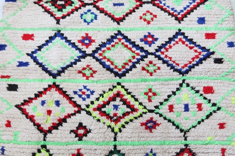Vintage Moroccan Azilal Berber Rug In Good Condition In Los Angeles, CA
