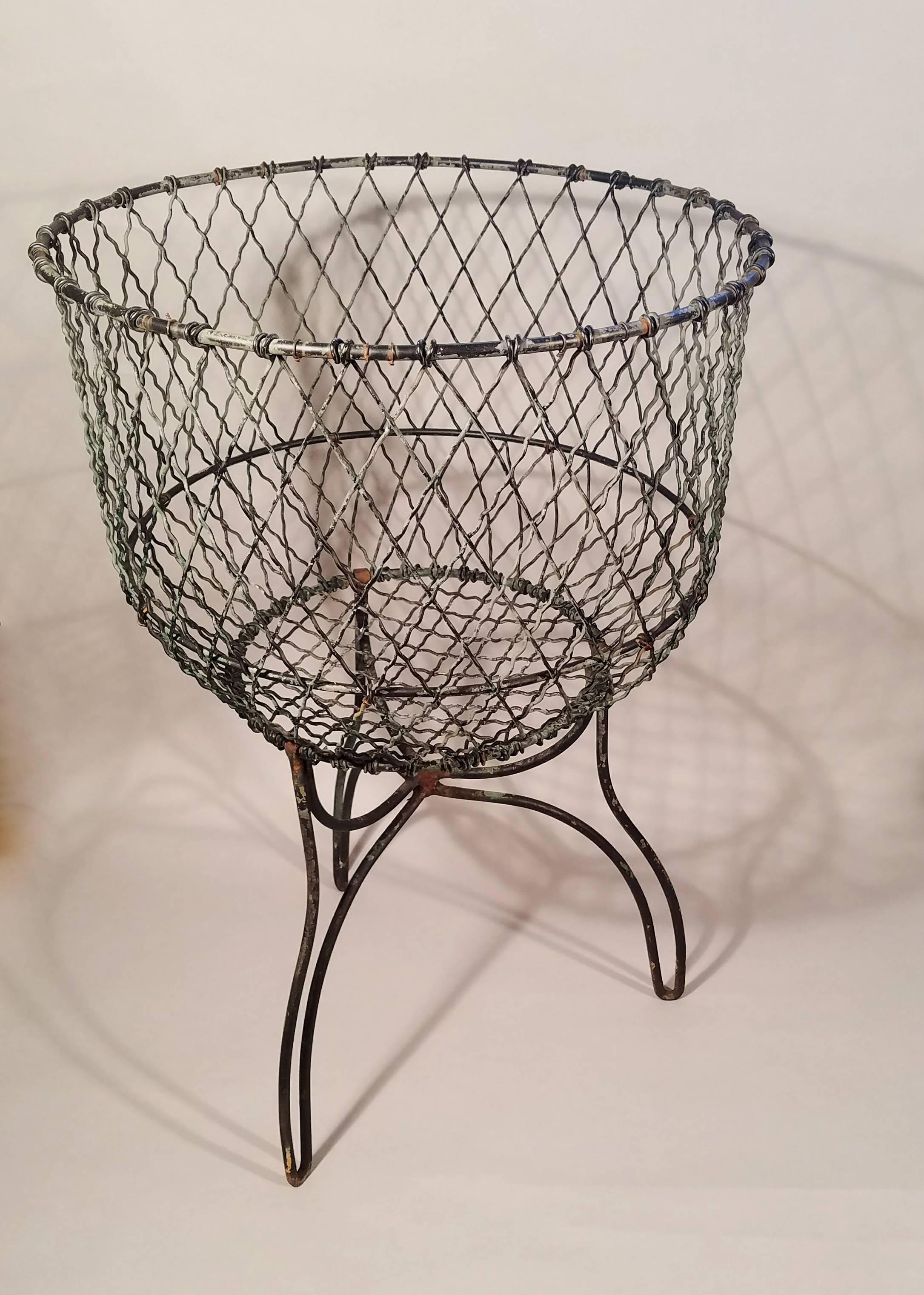 Pair of Antique American Victorian Wire Baskets, Late 19th-Early 20th Century 1