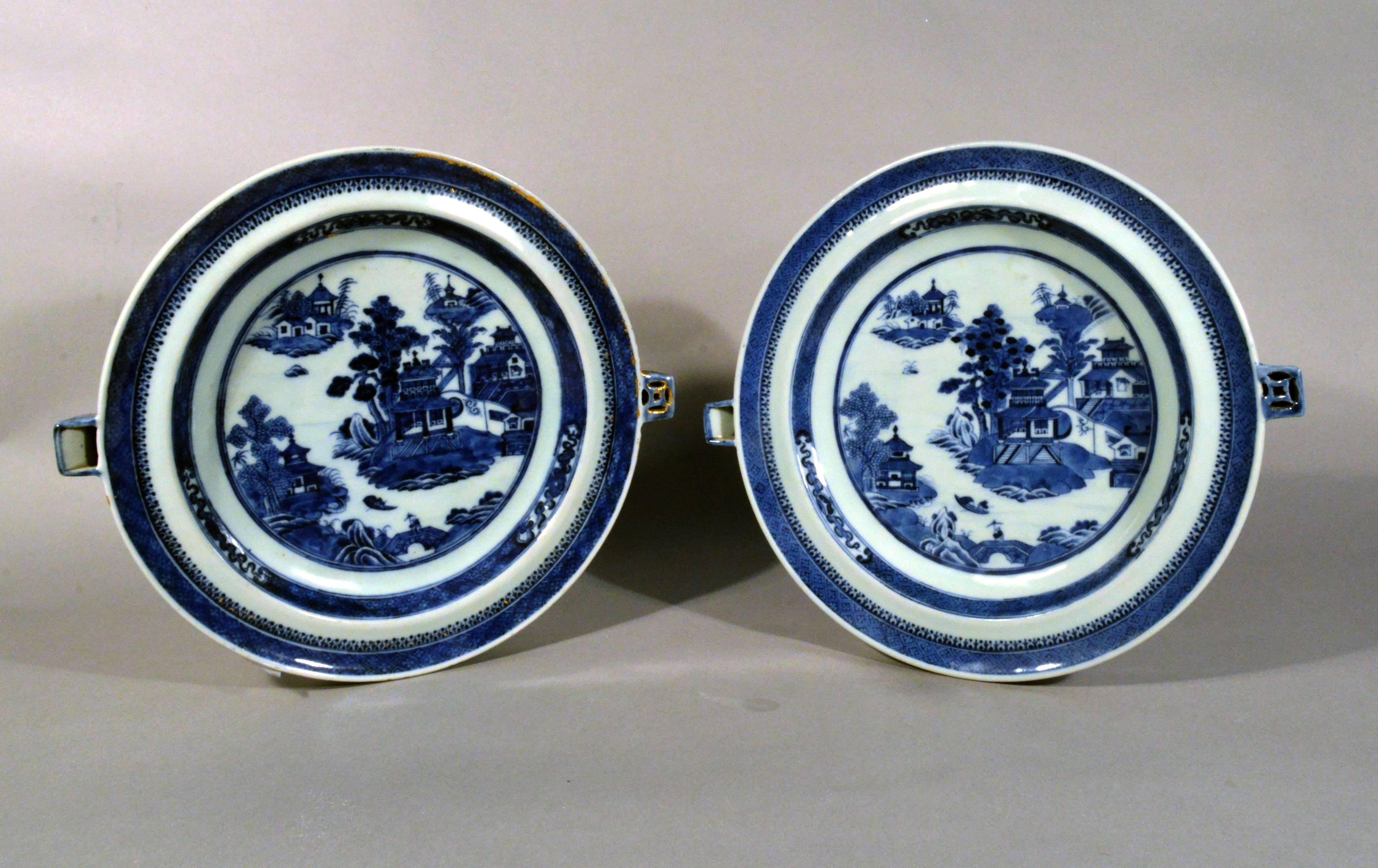 Chinese Export Blue and White Porcelain Hot Water Plates, circa 1780-1800 In Excellent Condition In Downingtown, PA